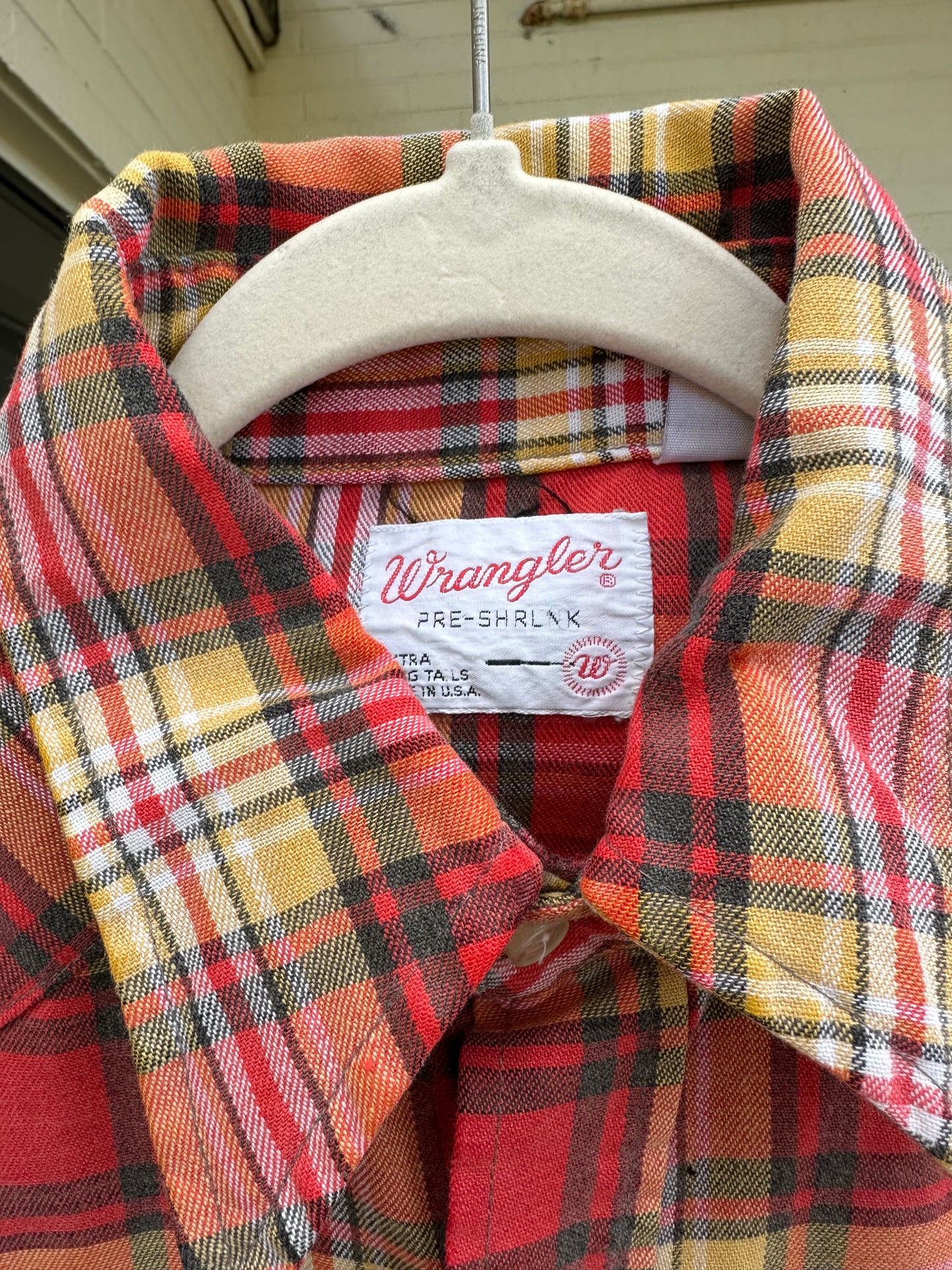 60’s Wrangler Cotton Plaid Pearl Snap Shirt (Men’s L)