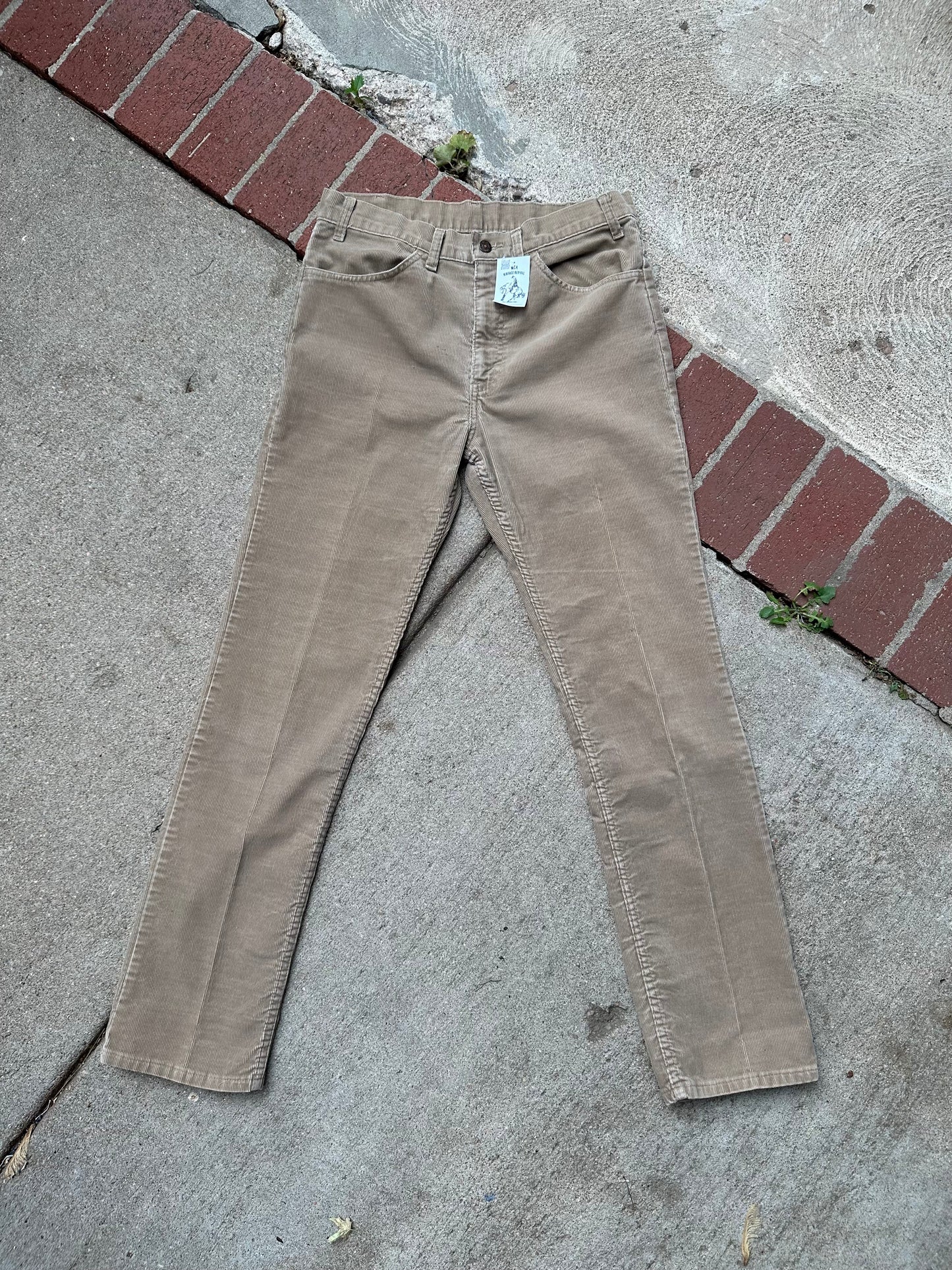 80’s Levi’s 519 “Californian” Corduroy White Tab Pants (Men’s 31/ Women’s 30)