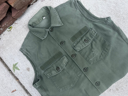 60’s US Army Military OG-107 Cotton Sateen Cutoff Sleeveless Utility Shirt Type 3 (Unisex M)