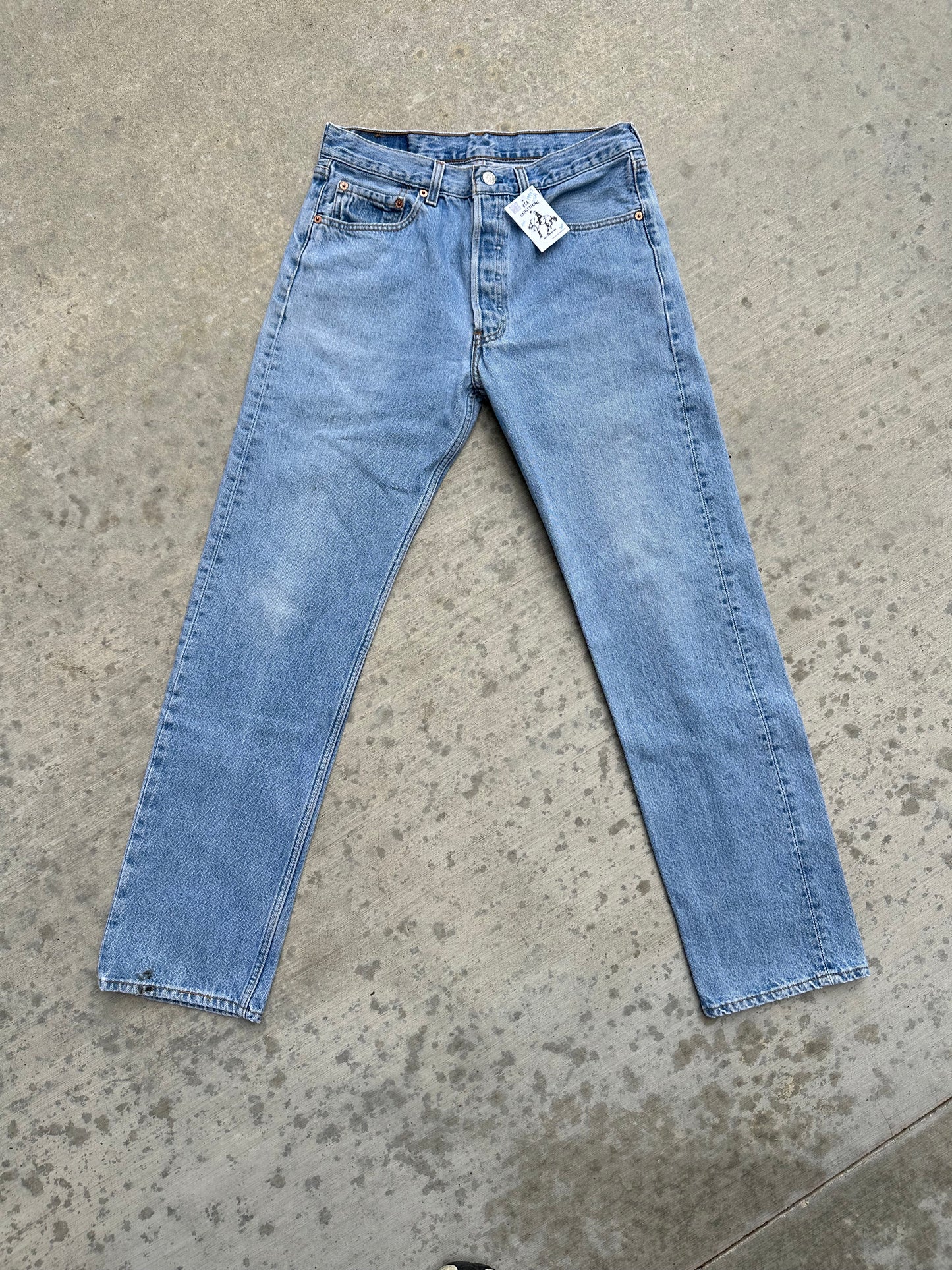 90’s Levi’s 501 Denim Jeans USA (Men’s 31x29 / Women’s 29)