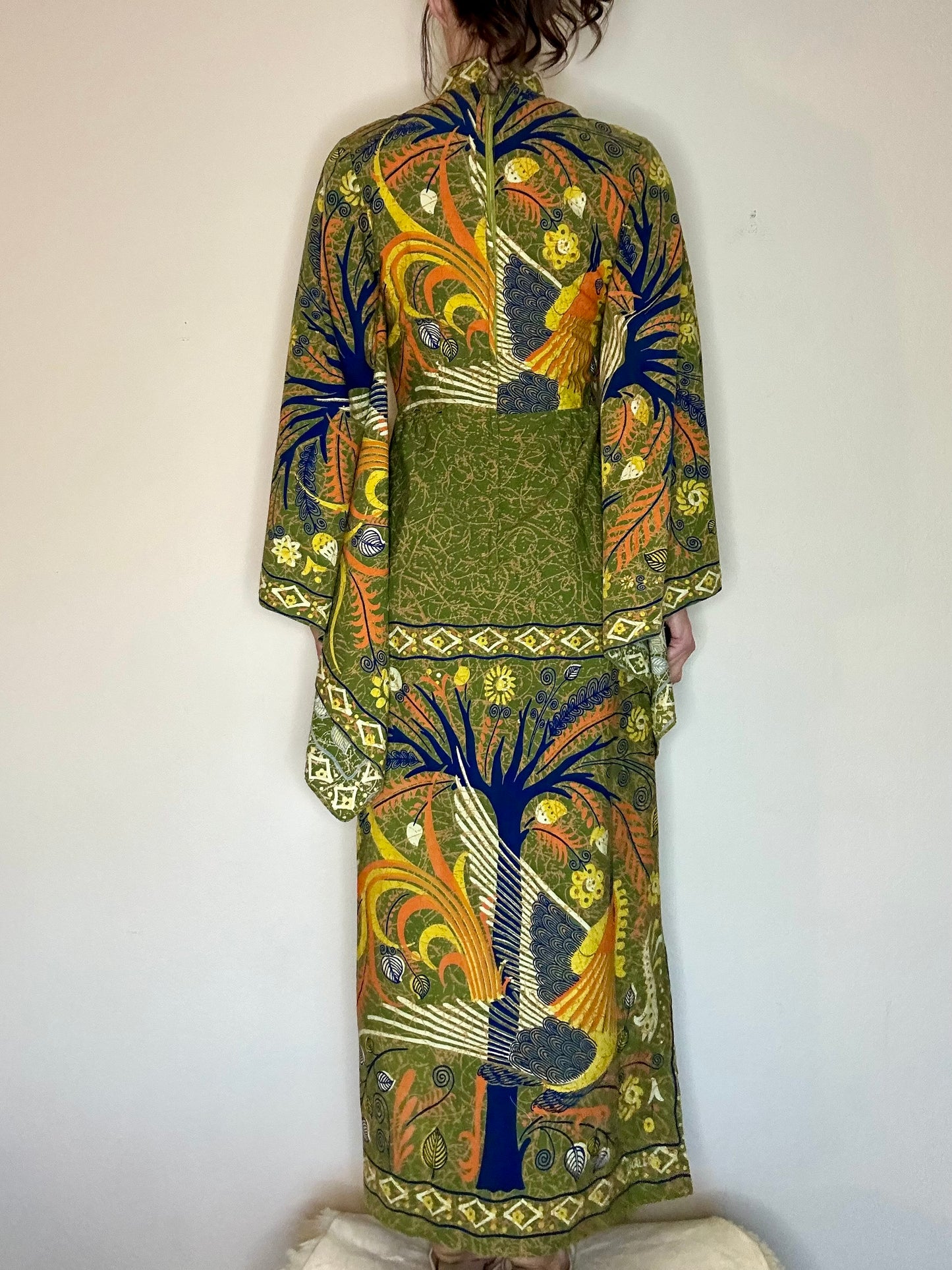 60’s Handmade Dramatic Bell Sleeve Kaftan from Hand Dyed Escalera Batik Cotton Fabric (S/M)