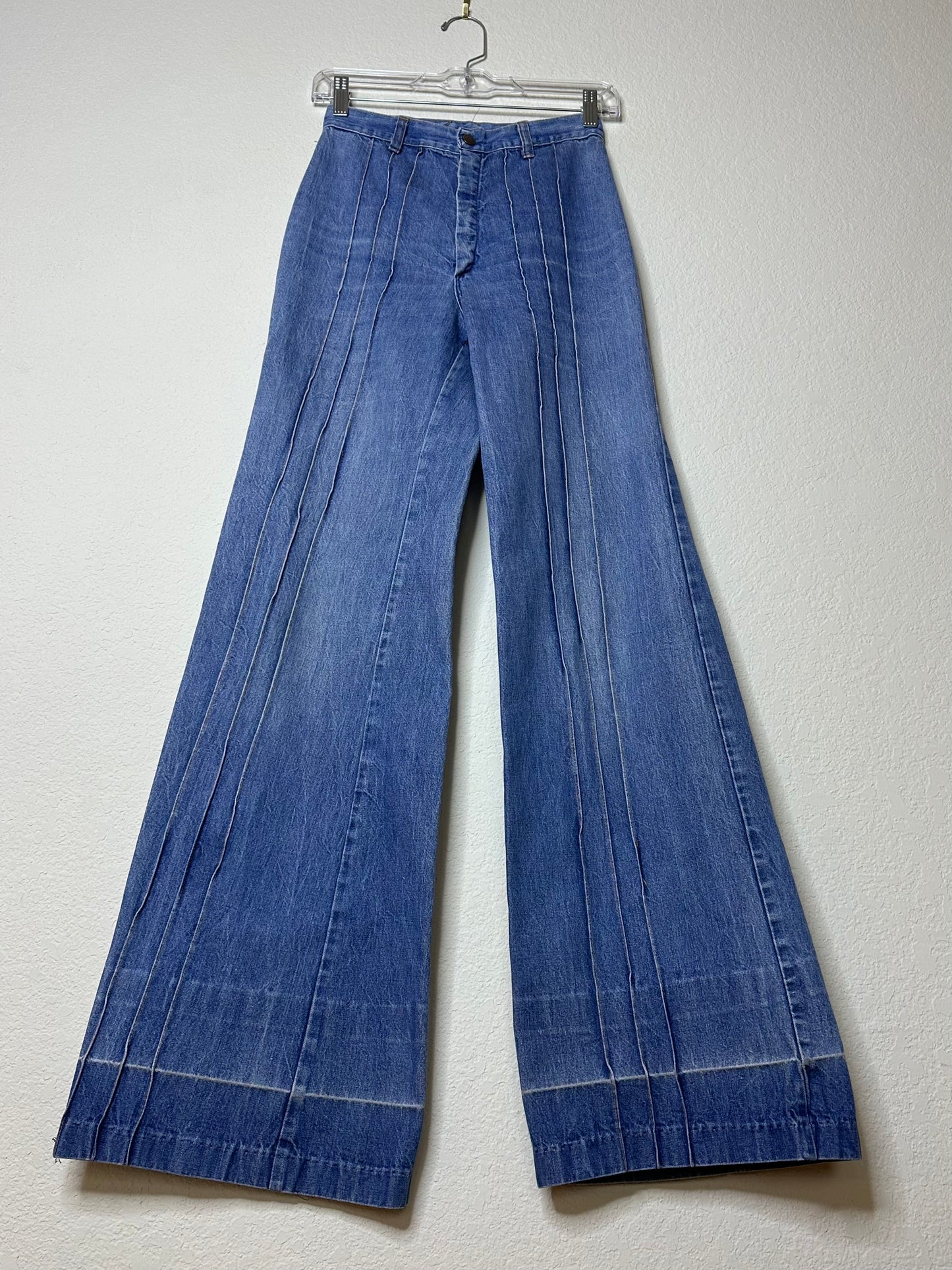 70’s Saddleback Bell Bottom Jeans (25/26 x 33 / 0/2/4)