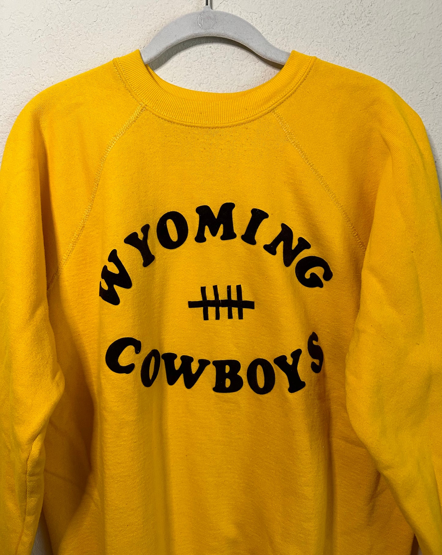 80’s One-of-a-Kind Wyoming Cowboys Raglan Sweatshirt (Unisex M/L)