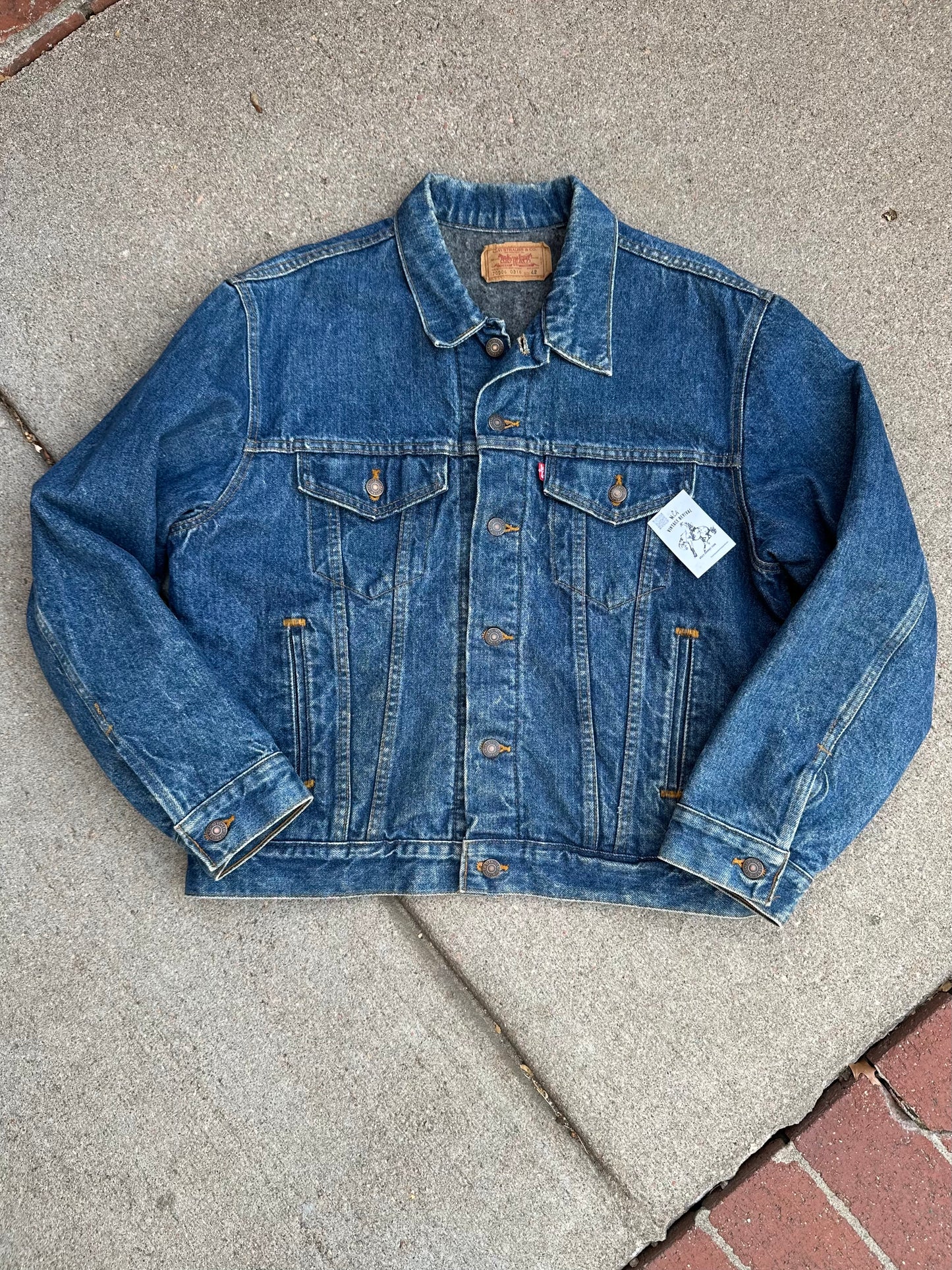 80’s Levi’s Blanket Lined Denim Trucker Jacket Type III (Unisex 42/L)