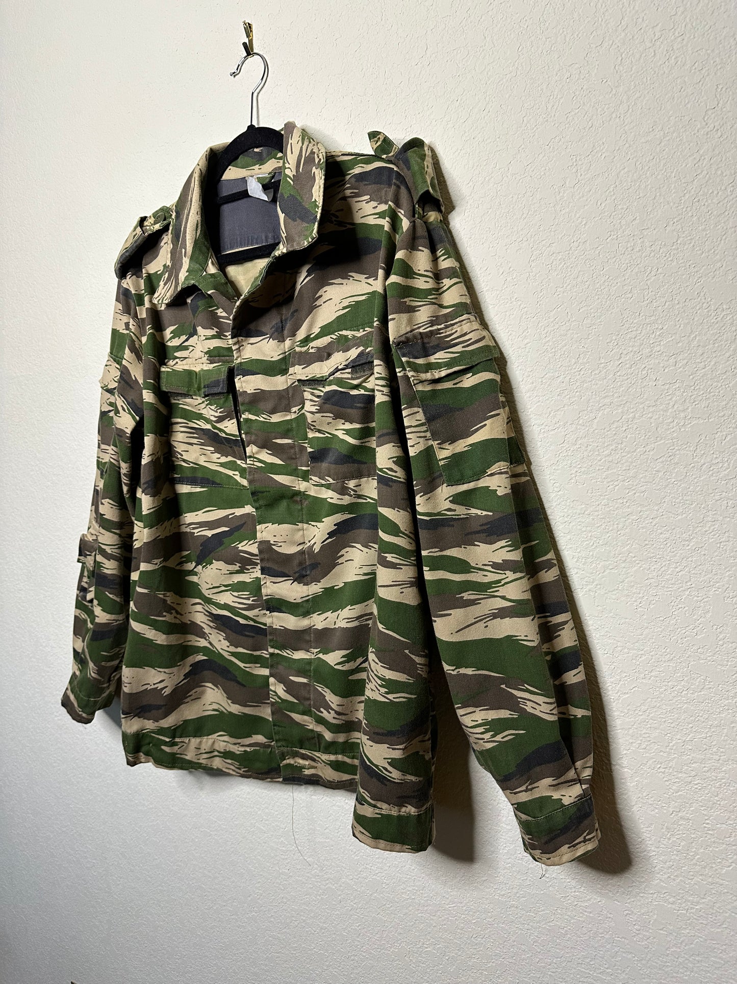 Vintage Military Tiger Stripe Camo (XL)