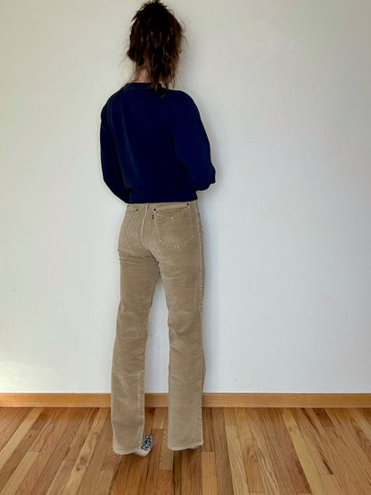 70’s Levi’s Movin’ On Velvet Corduroy Flare Pants w/ Hidden Rivets (Modern 6/8)