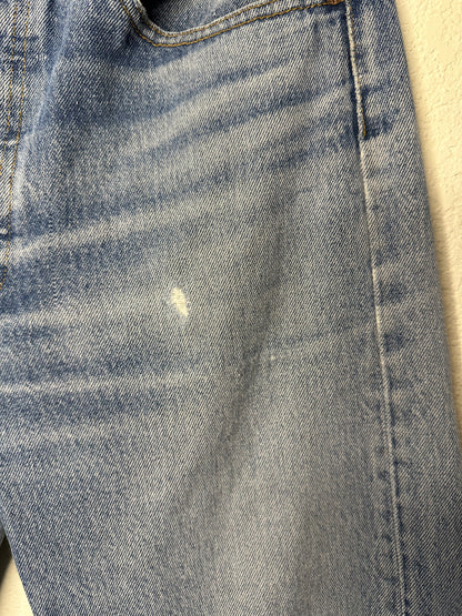 80’s Levi’s 501 Distressed Jeans (Men’s 31/32x35 / Women’s 30)