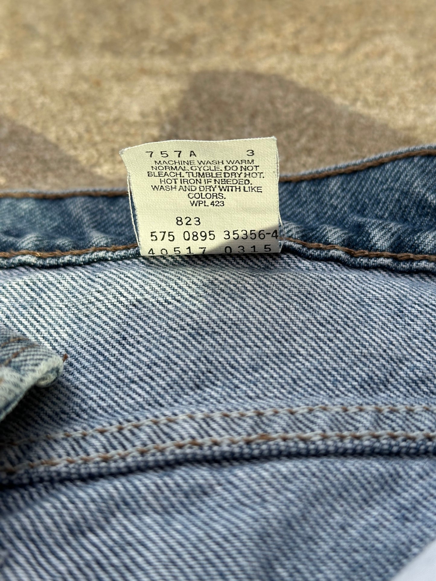 90’s Levi’s 517 Orange Tab Bootcut USA Jeans (Men’s 28x31/ Women’s 26)