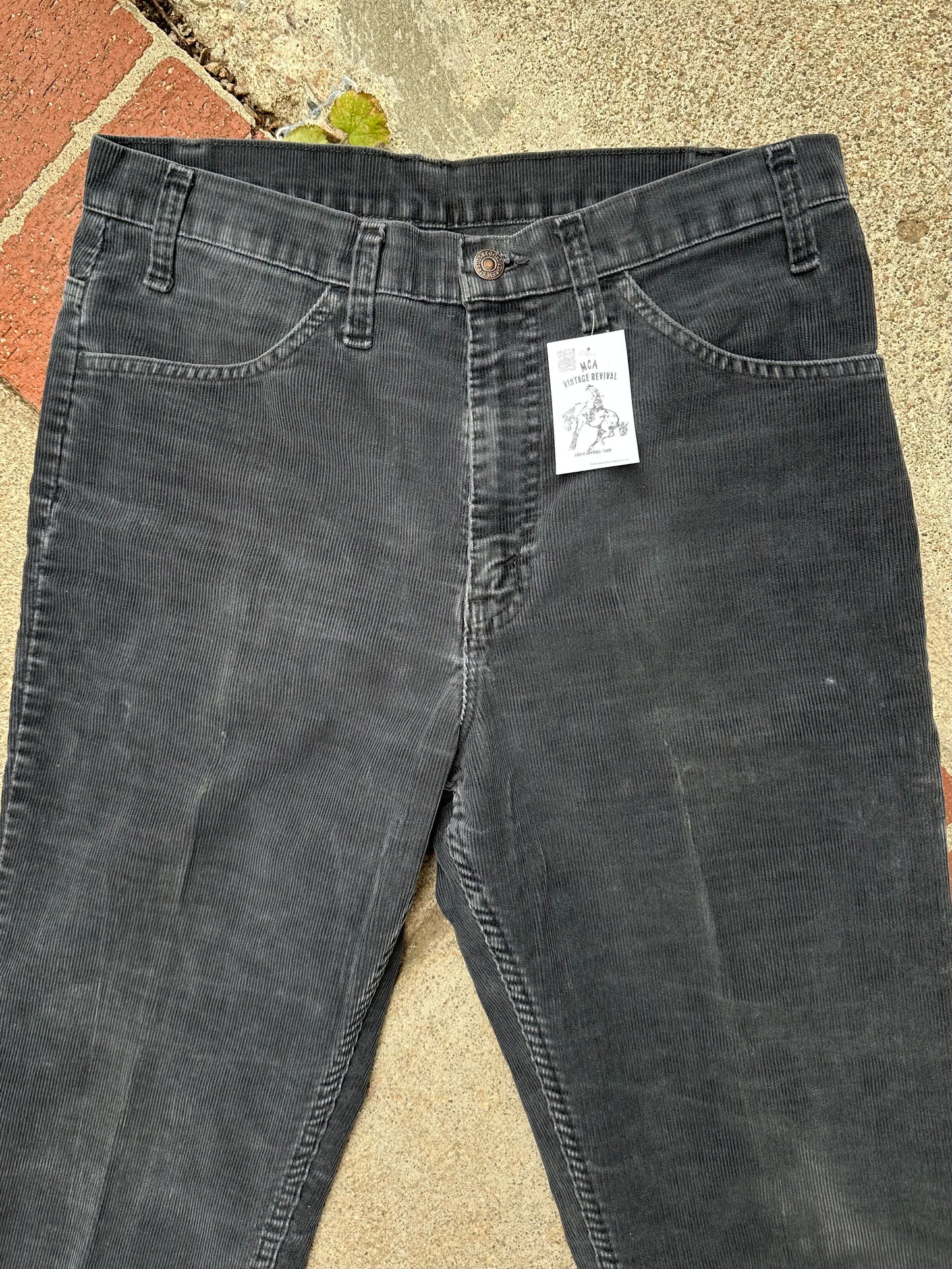 80’s Levi’s 519 “Californian” Corduroy White Tab Pants (Men’s 32/ Women’s 30)