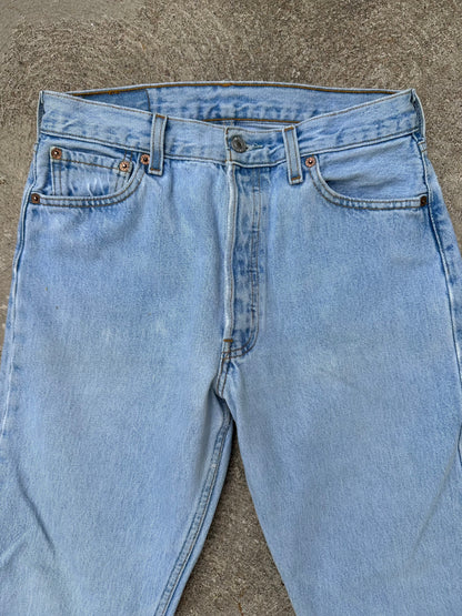 90’s Levi’s 501 Light Wash Denim Jeans (Men’s 27x31/Women’s 26)
