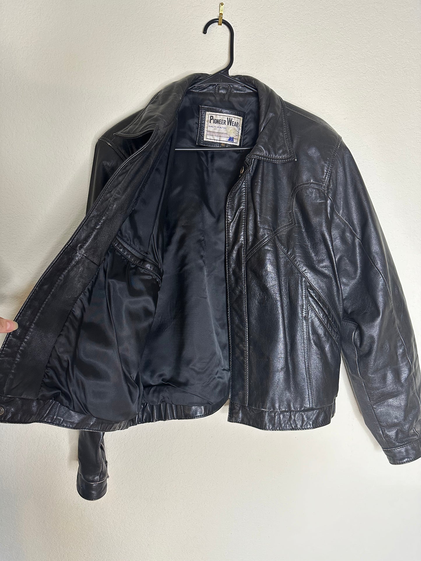 70’s Pioneer Wear Leather Western Bomber Jacket (Men’s 40/L)