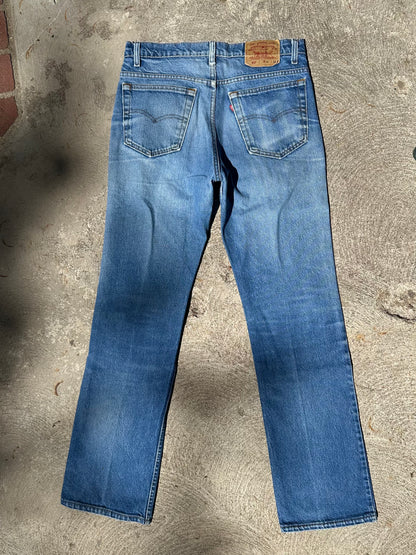 80’s Levi’s 517 Boot Cut Jeans USA (Men’s 33x33 / Women’s 31)