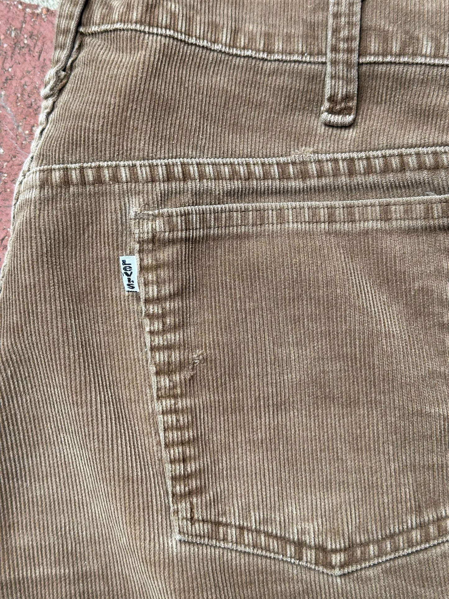 80’s Levi’s 519 “Californian” Corduroy White Tab Pants (Men’s 32/ Women’s 30)