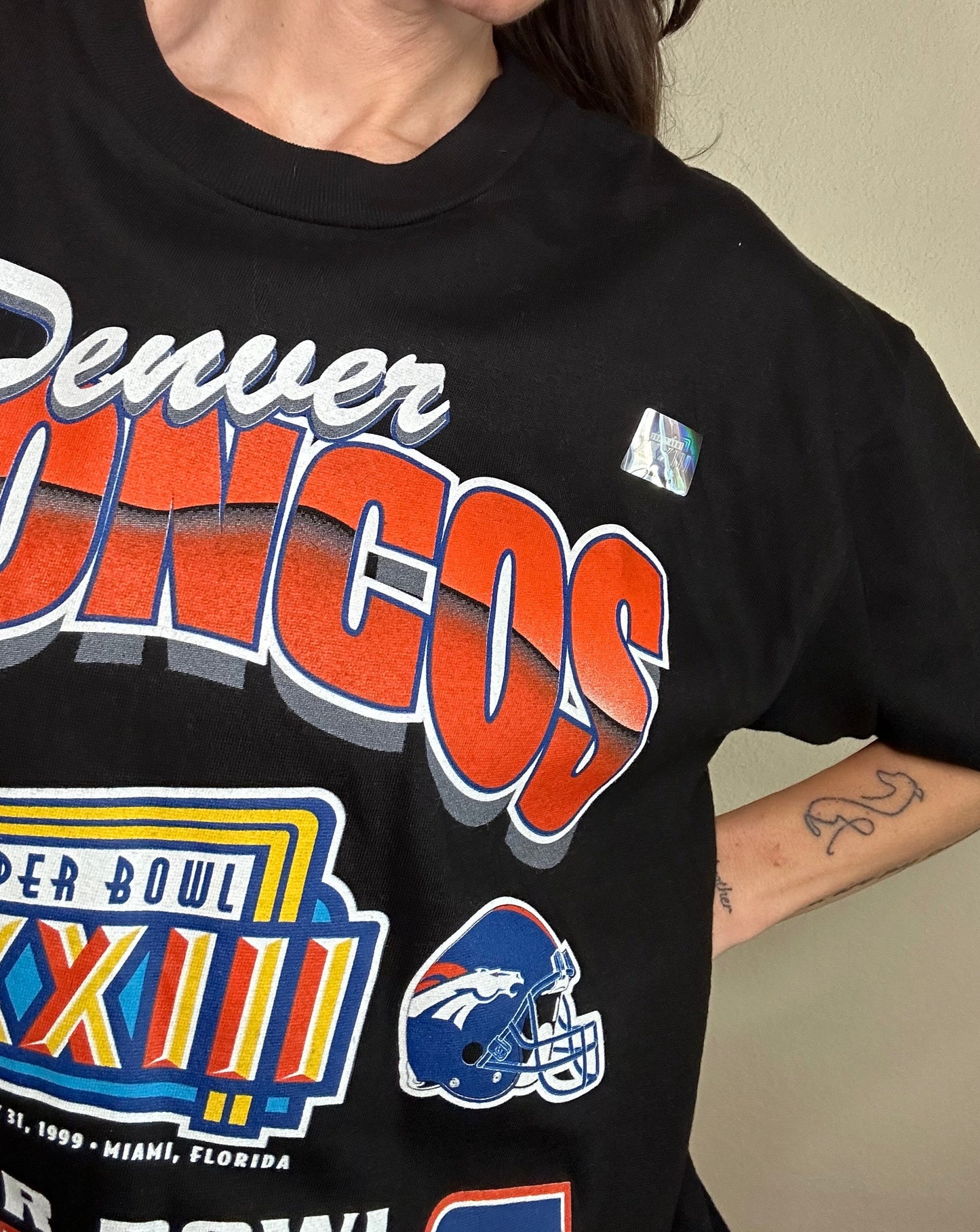 '99 Deadstock Denver Broncos Back 2 Back Champions Tee (Unisex L)