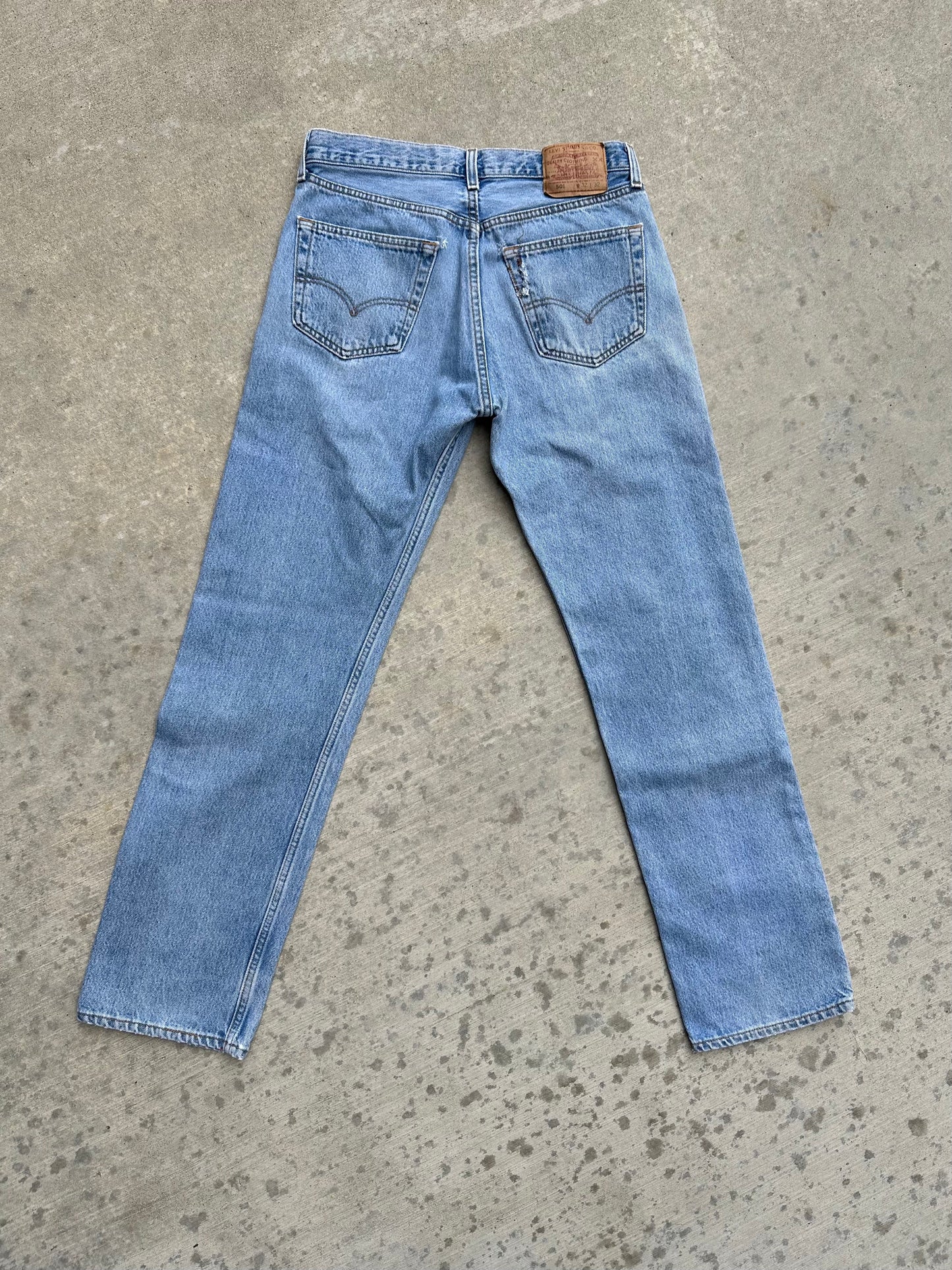 90’s Levi’s 501 Denim Jeans USA (Men’s 31x29 / Women’s 29)
