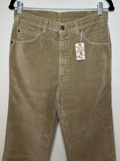 70’s Levi’s Movin’ On Velvet Corduroy Flare Pants w/ Hidden Rivets (Modern 6/8)