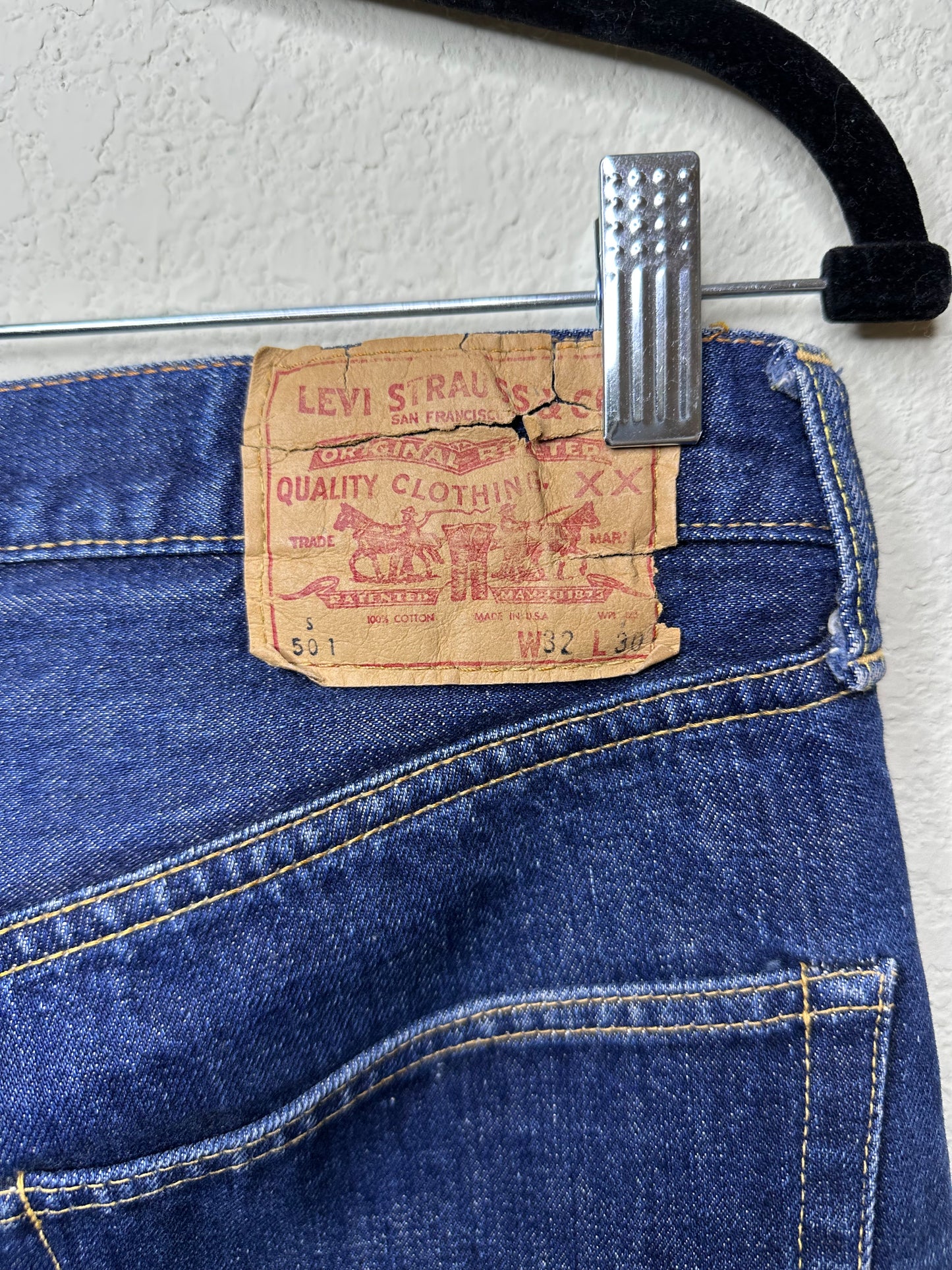 60’s Vintage LEVI’S 501 “BIG E” Selvedge Jeans Button #6 USA - Rare A+ Condition (Men’s 30 / Women’s 28)
