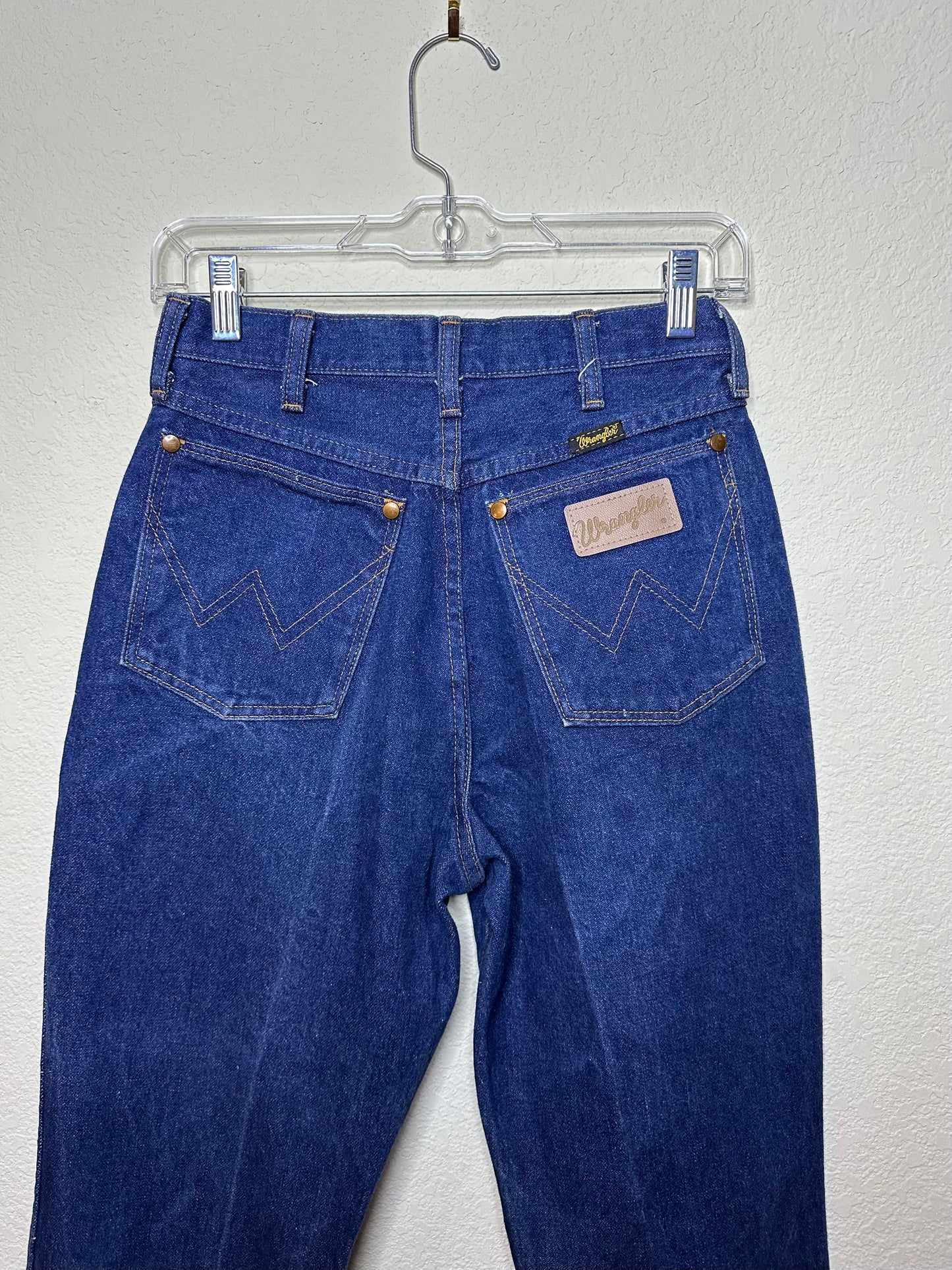 90’s Wrangler Indigo Cowboy Cut USA Jeans (26x30 / Modern 4/6)