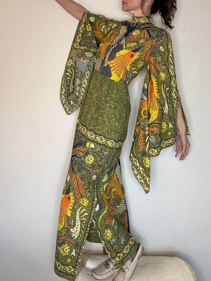 60’s Handmade Dramatic Bell Sleeve Kaftan from Hand Dyed Escalera Batik Cotton Fabric (S/M)