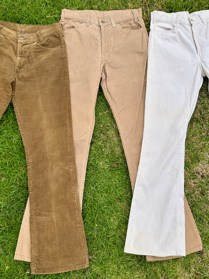 70’s Levi’s 646 Beige Corduroy Bell Bottom Pants (Men’s 30/Women’s 28)