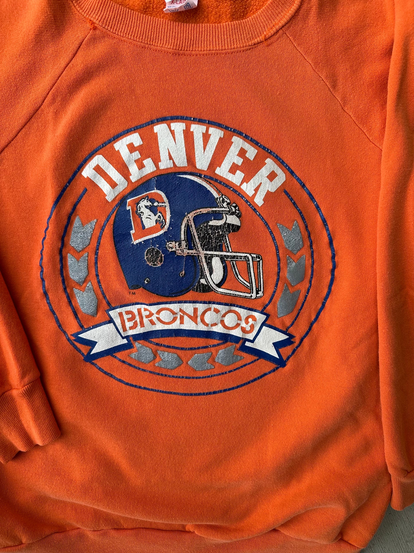 80’s Champion Denver Broncos Raglan Oversize Sweatshirt (Unisex M)