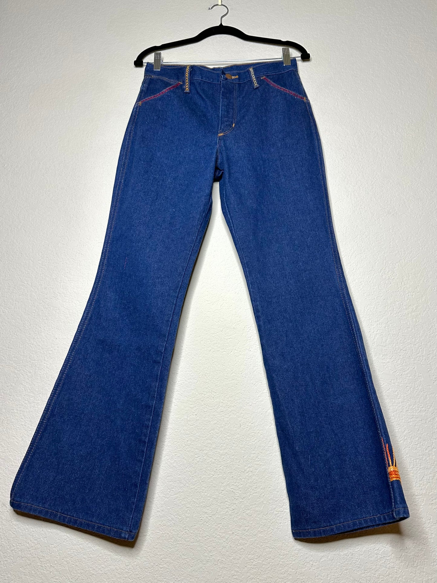 MCA Vibtage Revival: 70’s Wrangler Indigo Hand Embroidered Boot Flare Jeans (Modern 27/28)