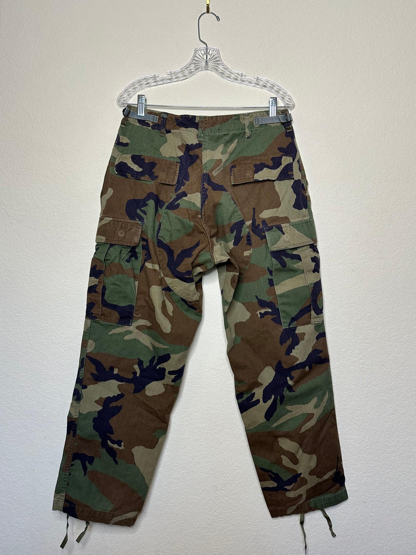 80’s U.S. Military Woodland Camo Combat Cargo Pants (Unisex M)