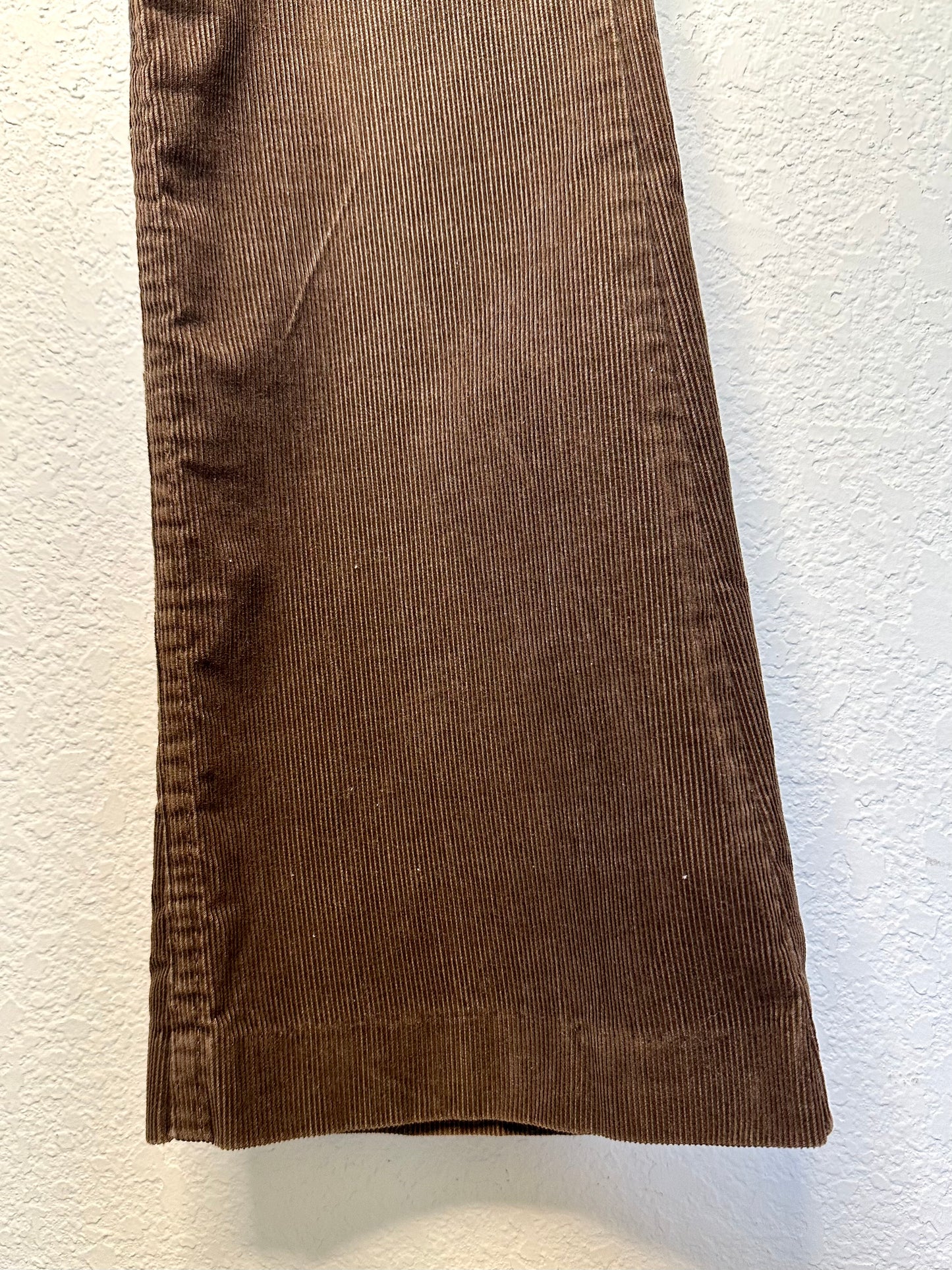 70’s Levi’s 646 Corduroy Bell Bottom Pants Button #2 (Men’s 29/ Women’s 27)