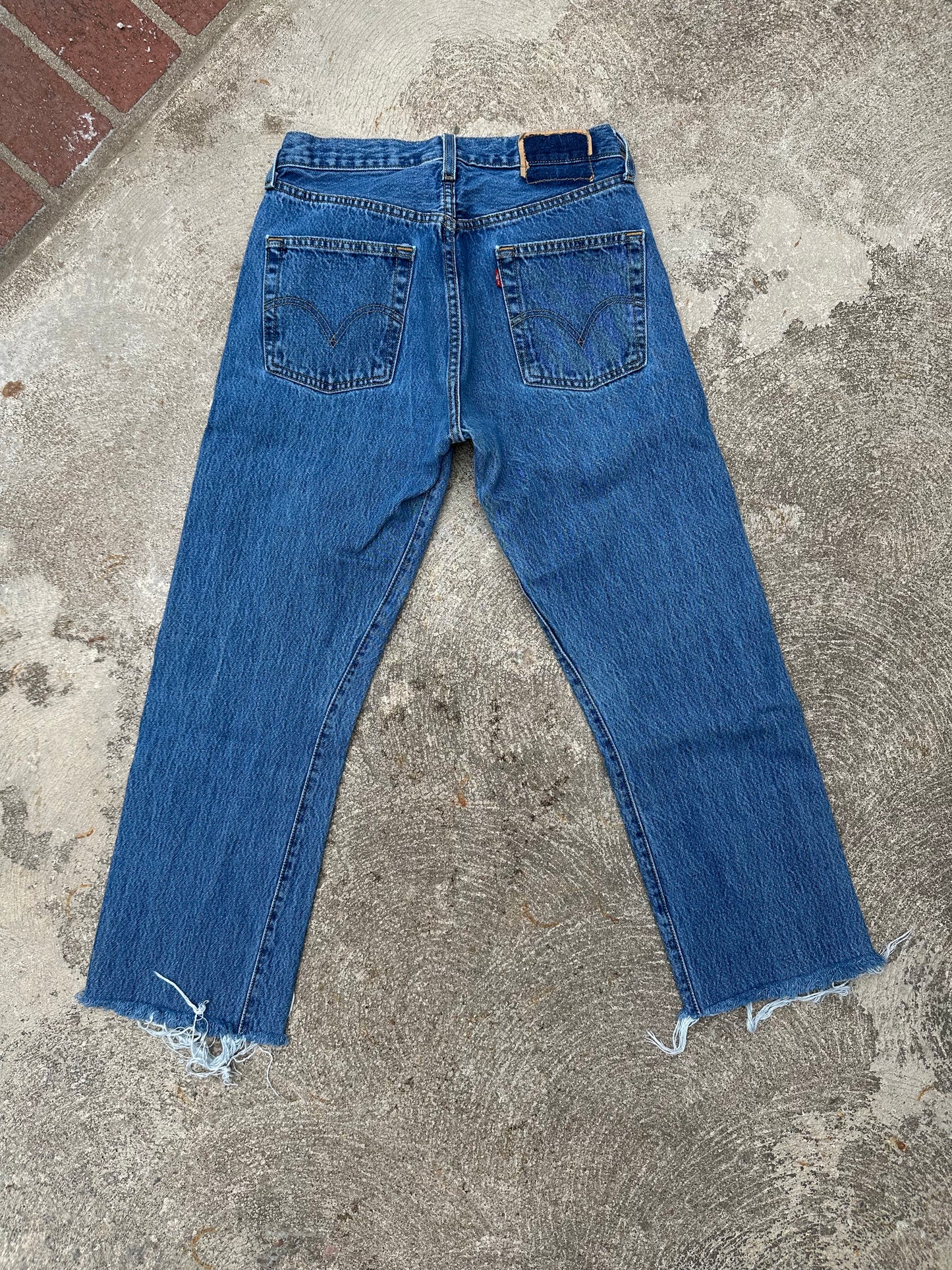 Y2K Levi’s 501 Denim Jeans USA (Men’s 28x27 / Women’s 26)