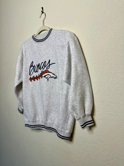 90’s Denver Broncos Embroidered Sweatshirt (Women’s XS)