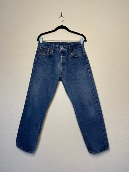 90’s Levi’s 501 Crop Jeans (Men’s 31x28 / Women’s 8)