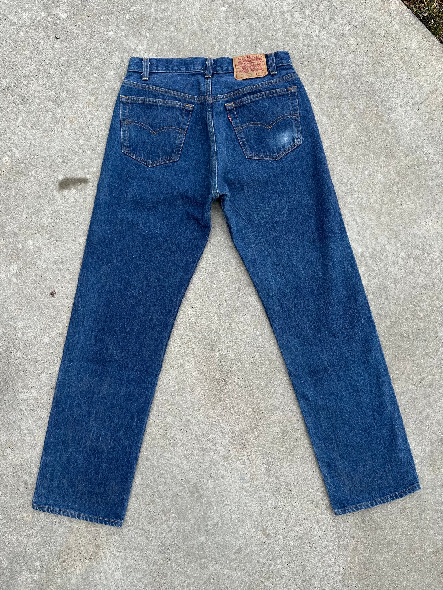 80’s Levi’s 501 Denim Jeans USA (Men’s 30x32 / Women’s 28/29)