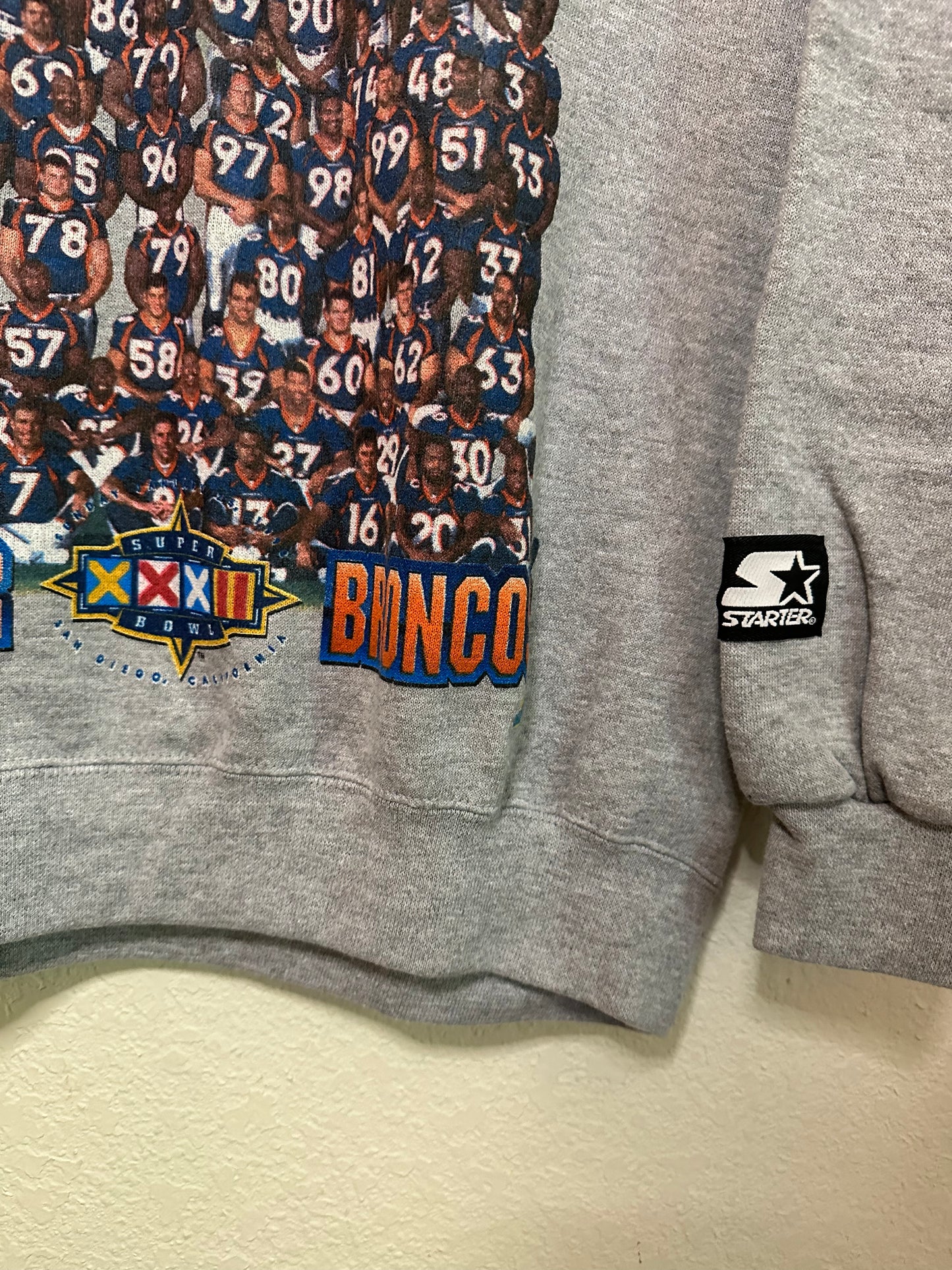 90’s Starter Denver Broncos Super Bowl Team Crewneck Sweatshirt USA (Women’s S)