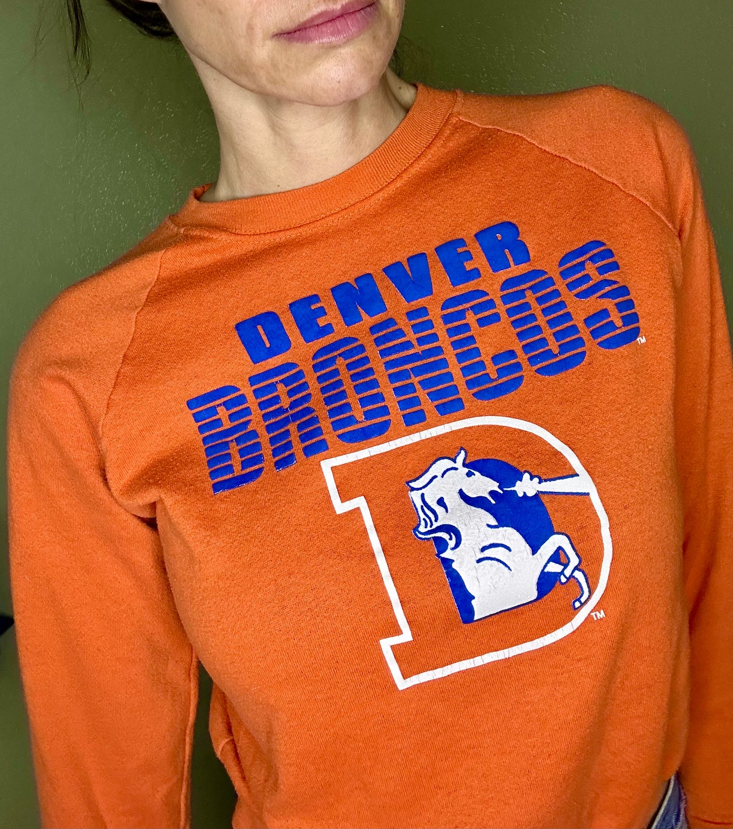 80’s Raglan Denver Broncos Crop Sweatshirt USA (Women’s XS)