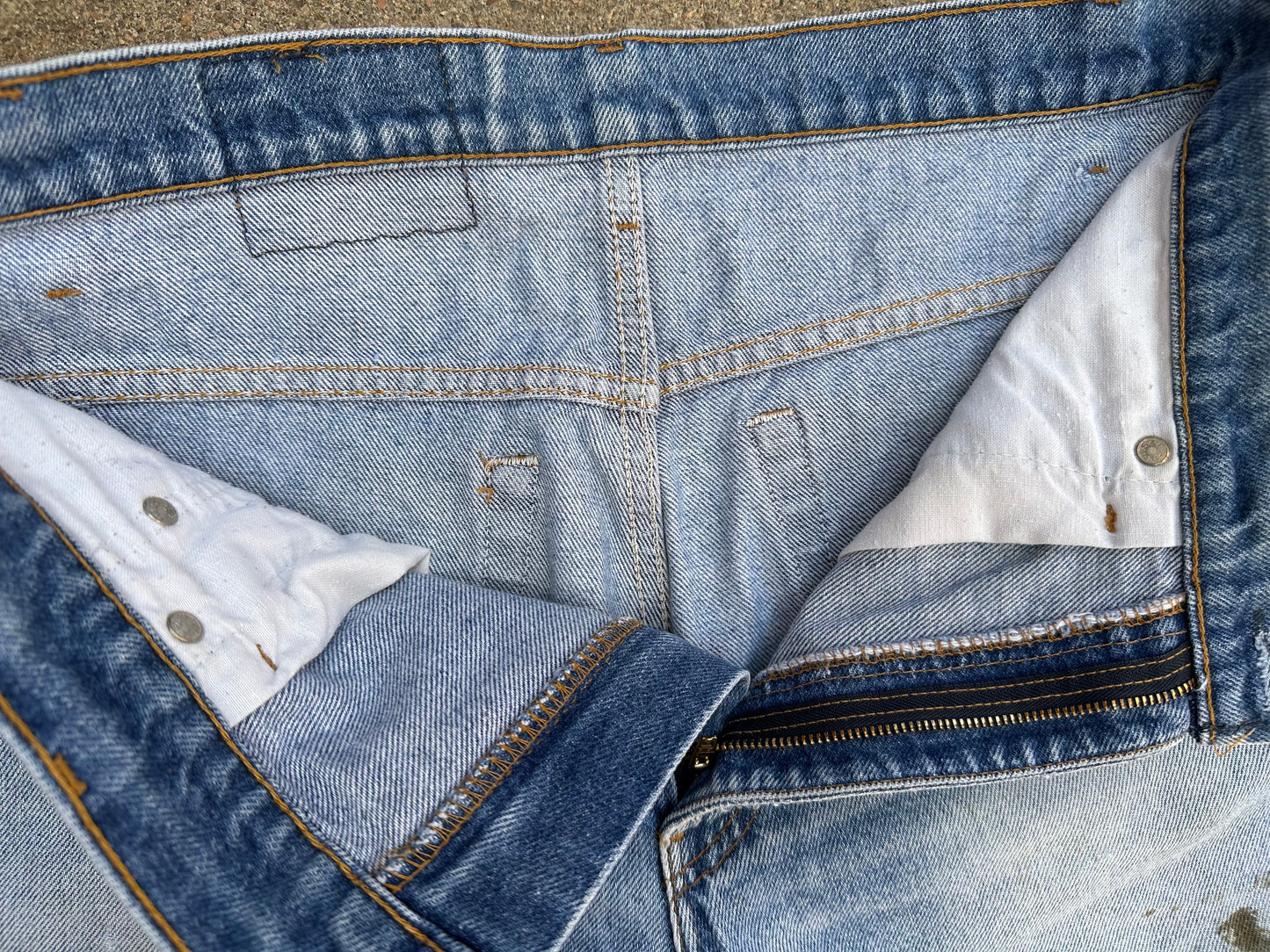 80’s Levi’s 517 Orange Tab Bootcut Denim Jeans USA (Men’s 32x33 / Women’s 30)