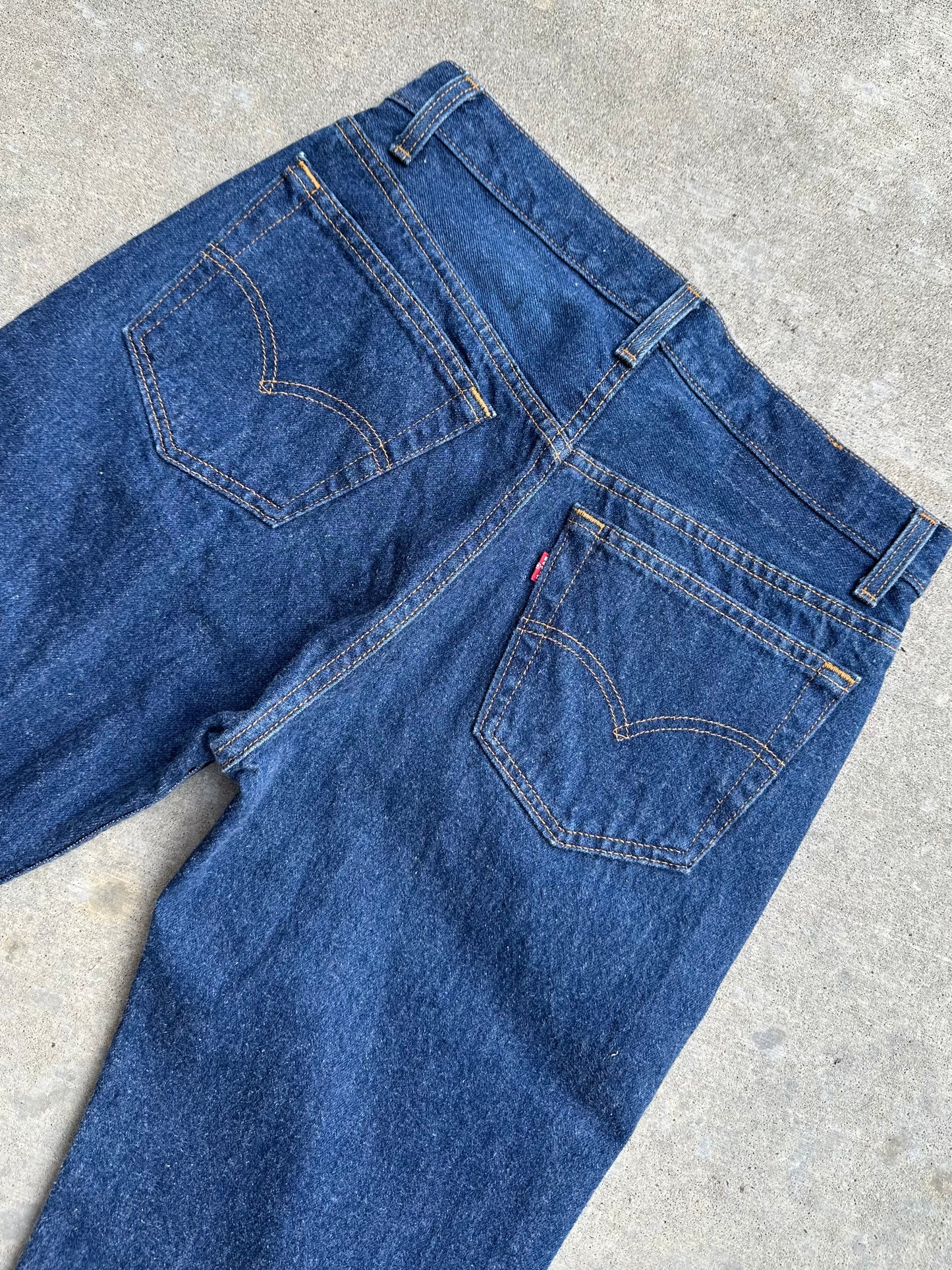 90’s Levi’s 501 Soft Indigo Denim Jeans USA (Men’s 30x30 / Women’s 29)