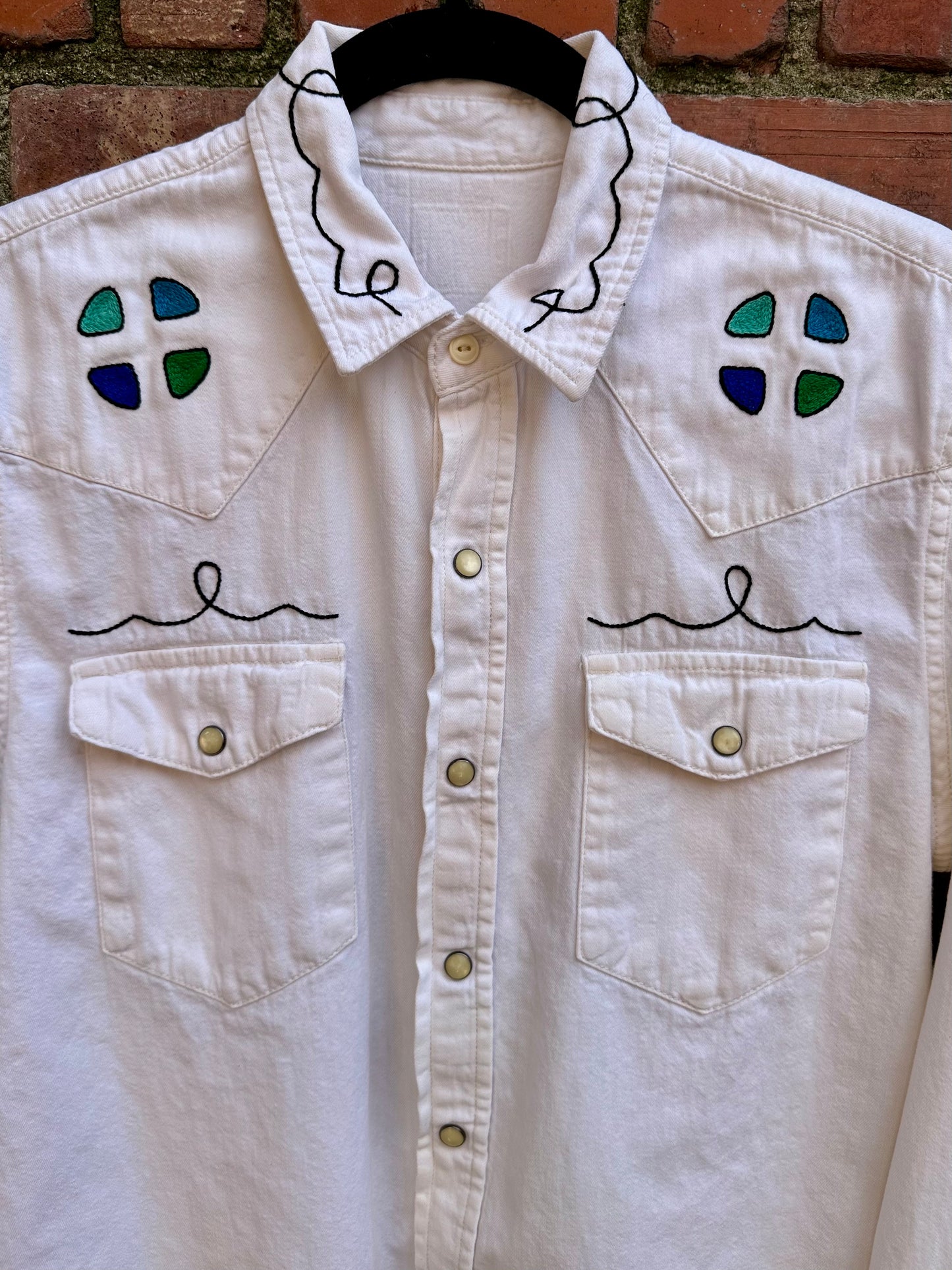 Custom Hand Embroidered “Let ‘Er Buck” Western Shirt (Unisex M)