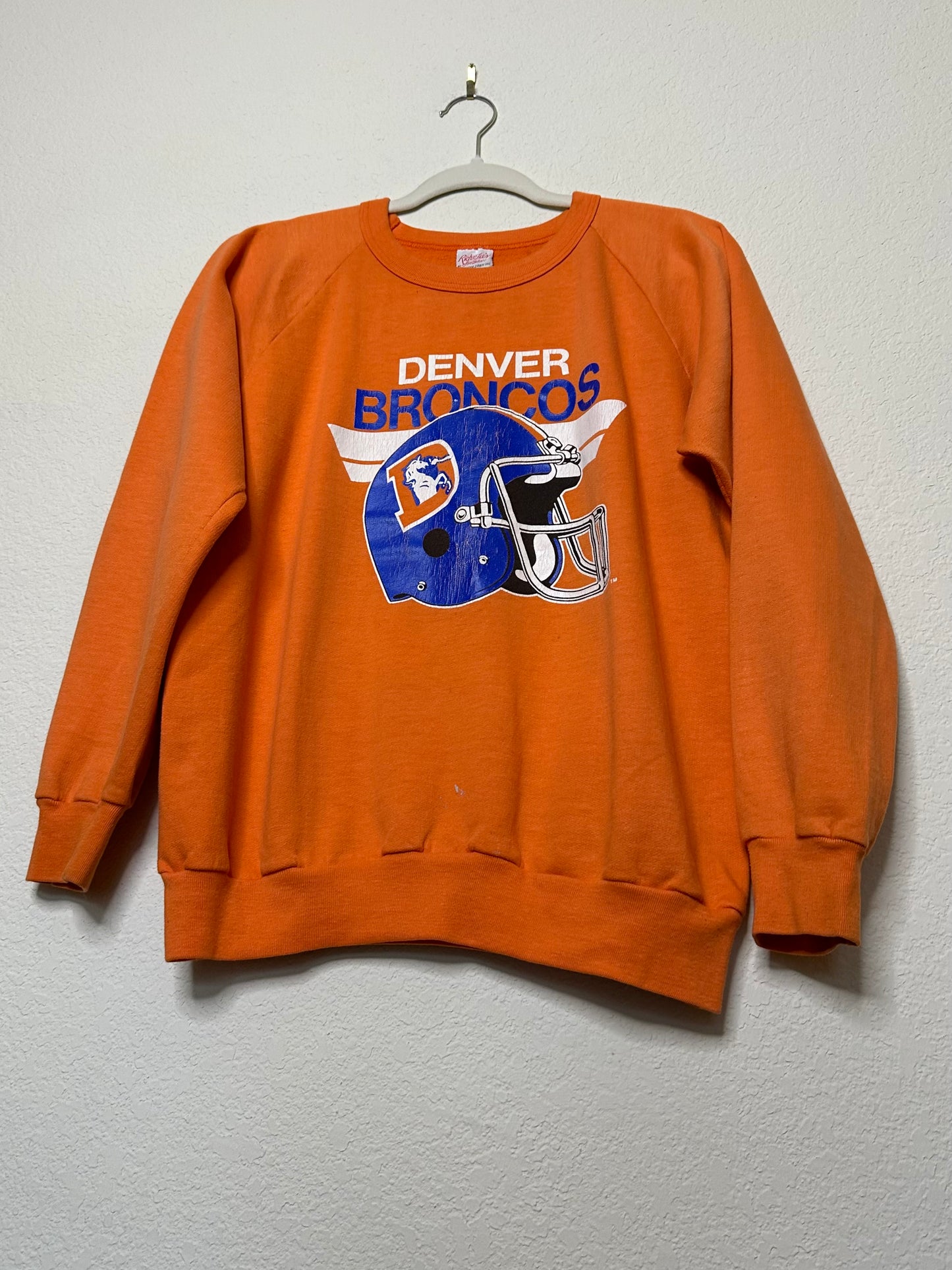 80’s Raglan Denver Broncos Sweatshirt (Unisex M)