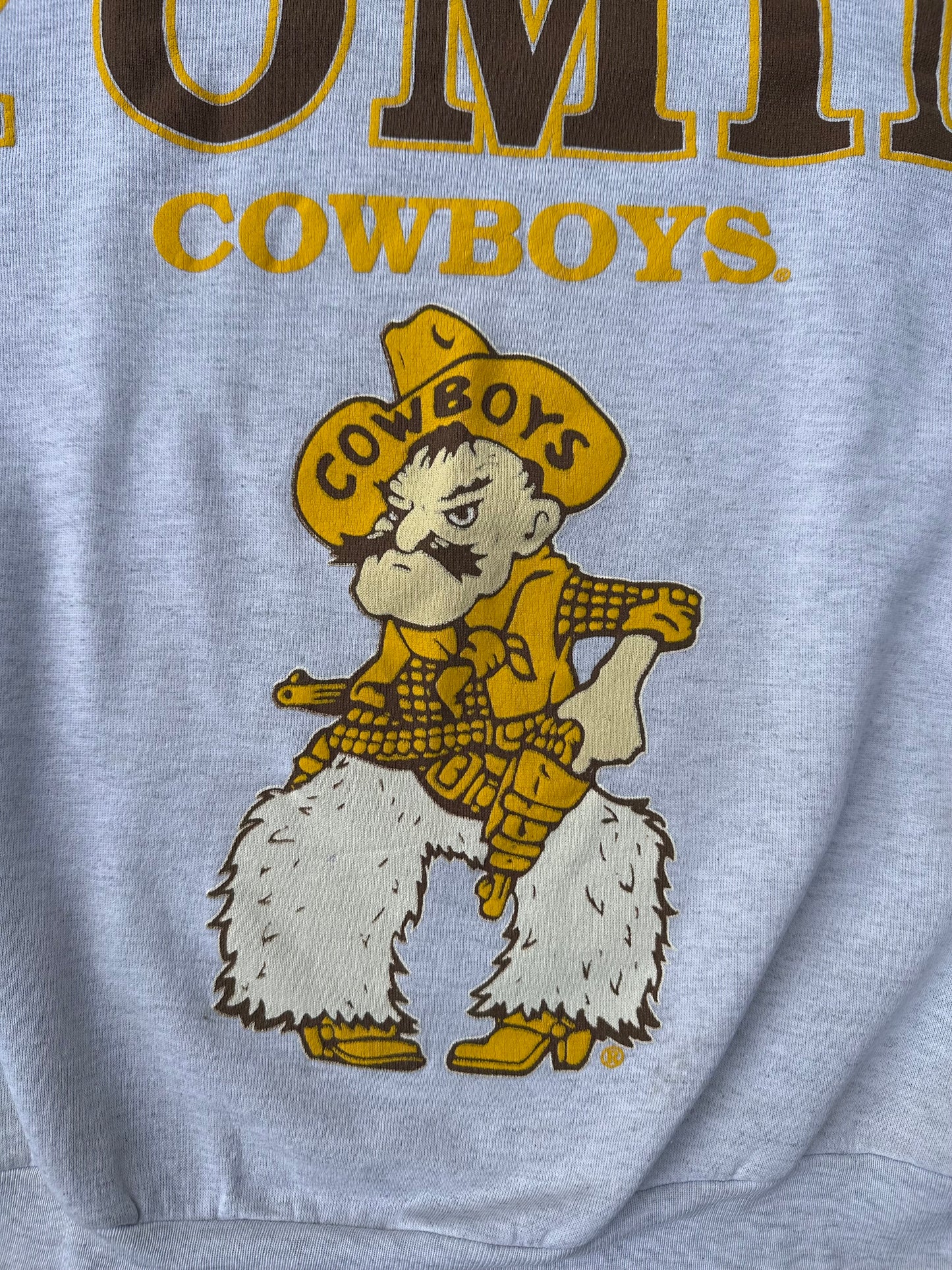 Rare 80’s Wyoming Cowboys Spell-Out Pistol Pete Sweatshirt (Unisex L)