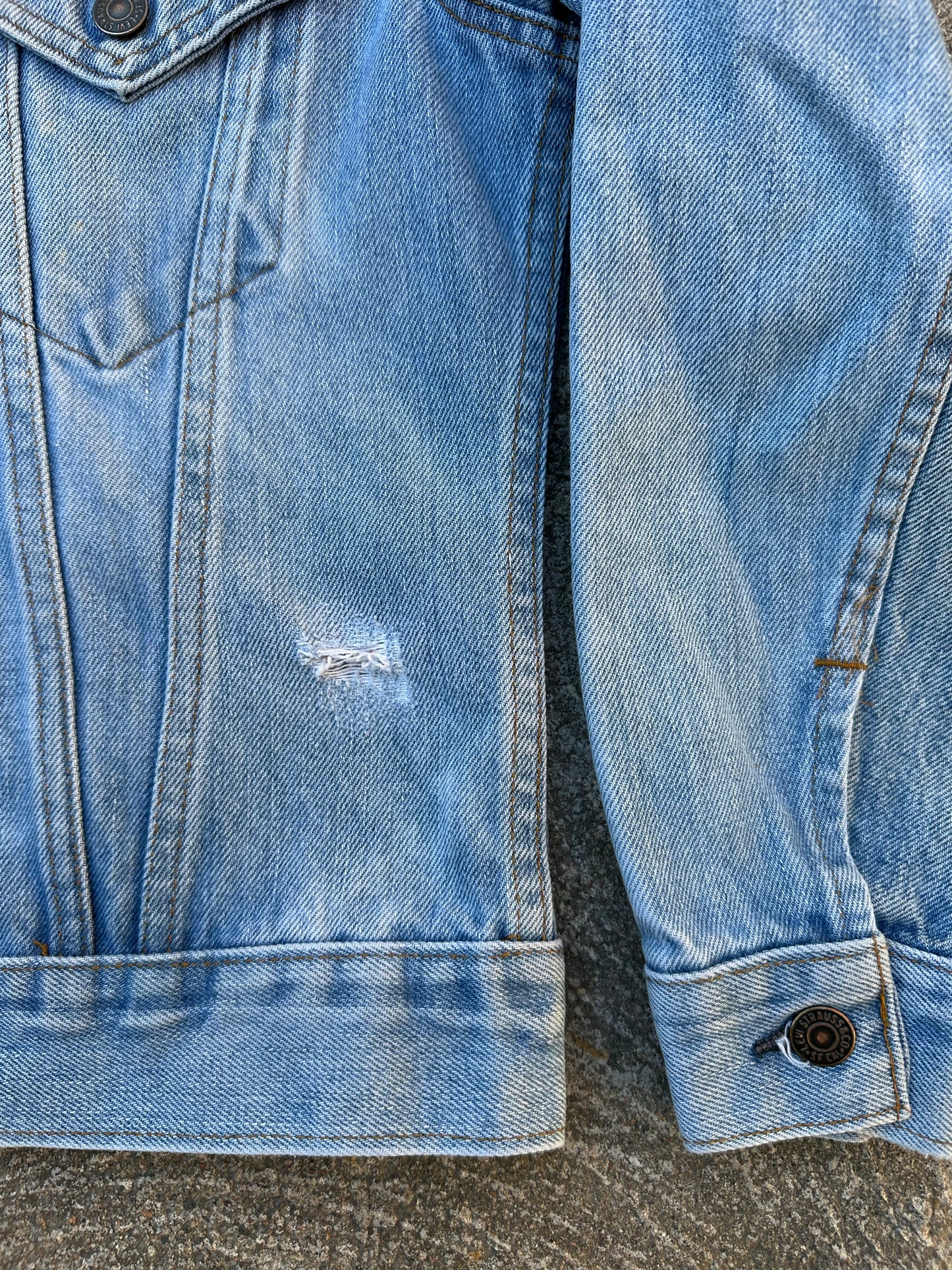 70’s Levi’s Denim Trucker Jacket (Women’s XS)