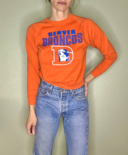 80’s Raglan Denver Broncos Crop Sweatshirt USA (Women’s XS)