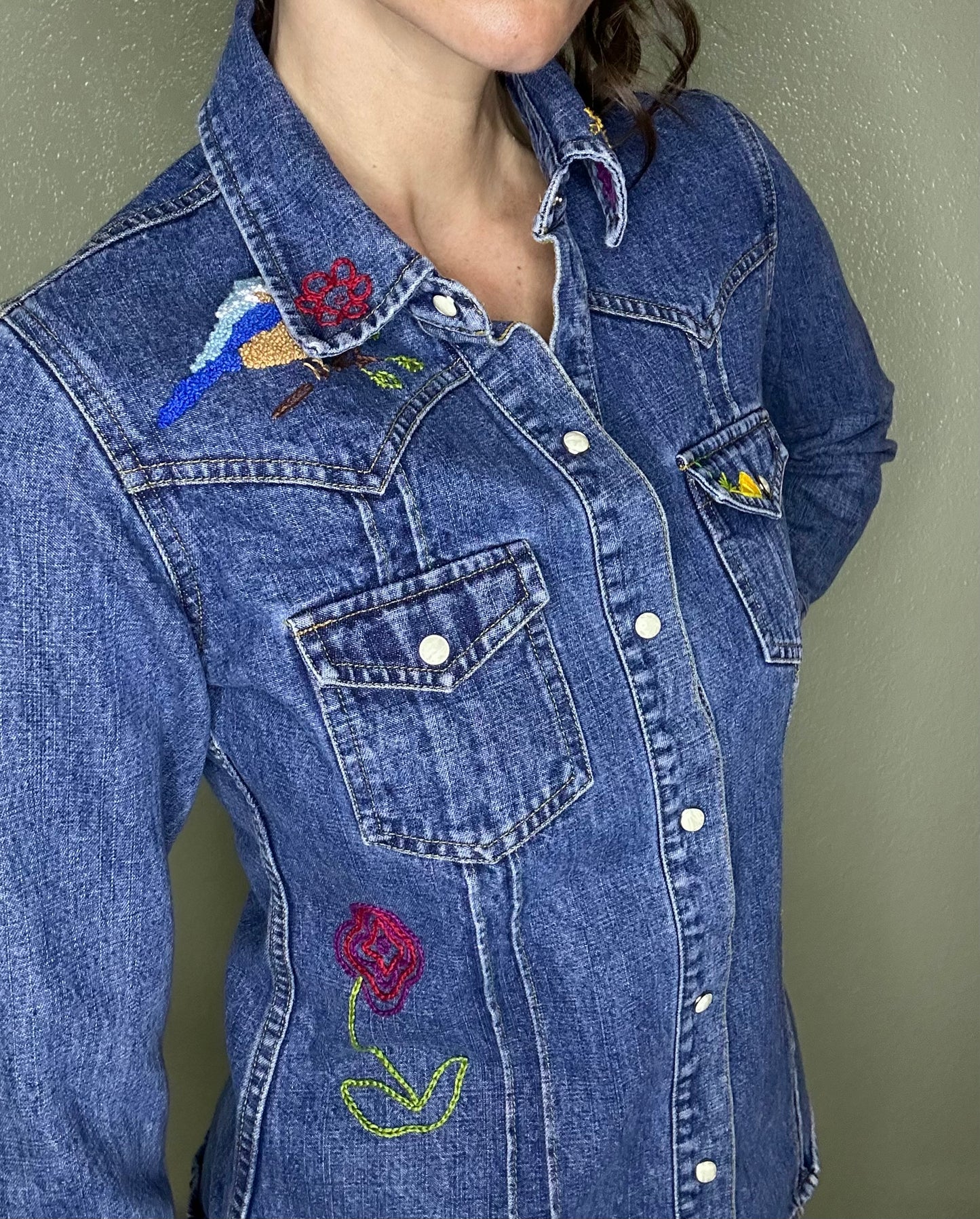 MCA VINTAGE REVIVAL: Vintage Hand Embroidered Denim Western Shirt (Women’s XS/S)