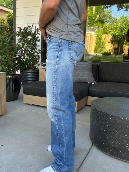 90’s Levi’s 501xx Distressed Jeans (Men’s 34x35 / Women’s 32)