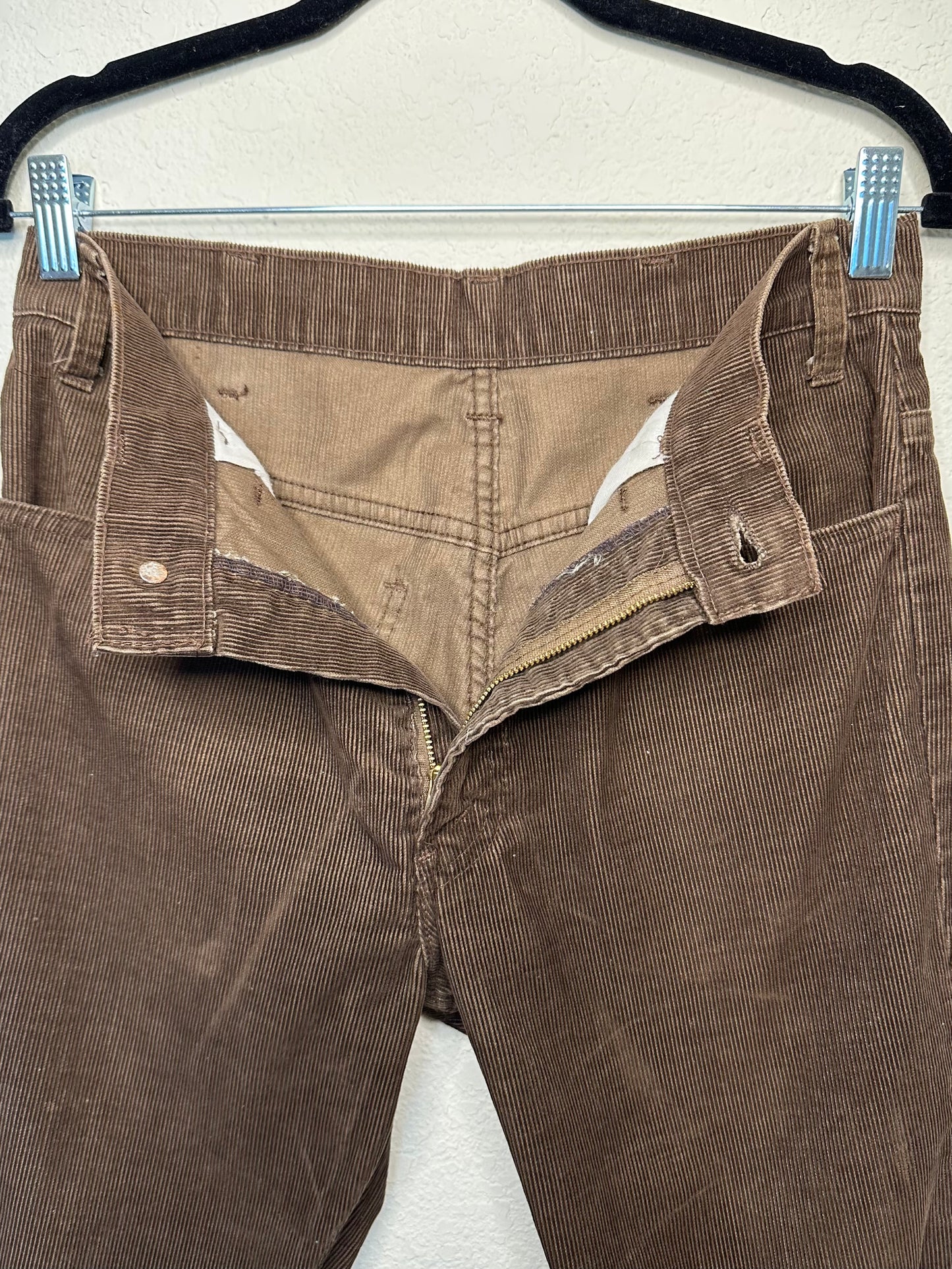 70’s Levi’s 646 Corduroy Bell Bottom Pants Button #2 (Men’s 29/ Women’s 27)