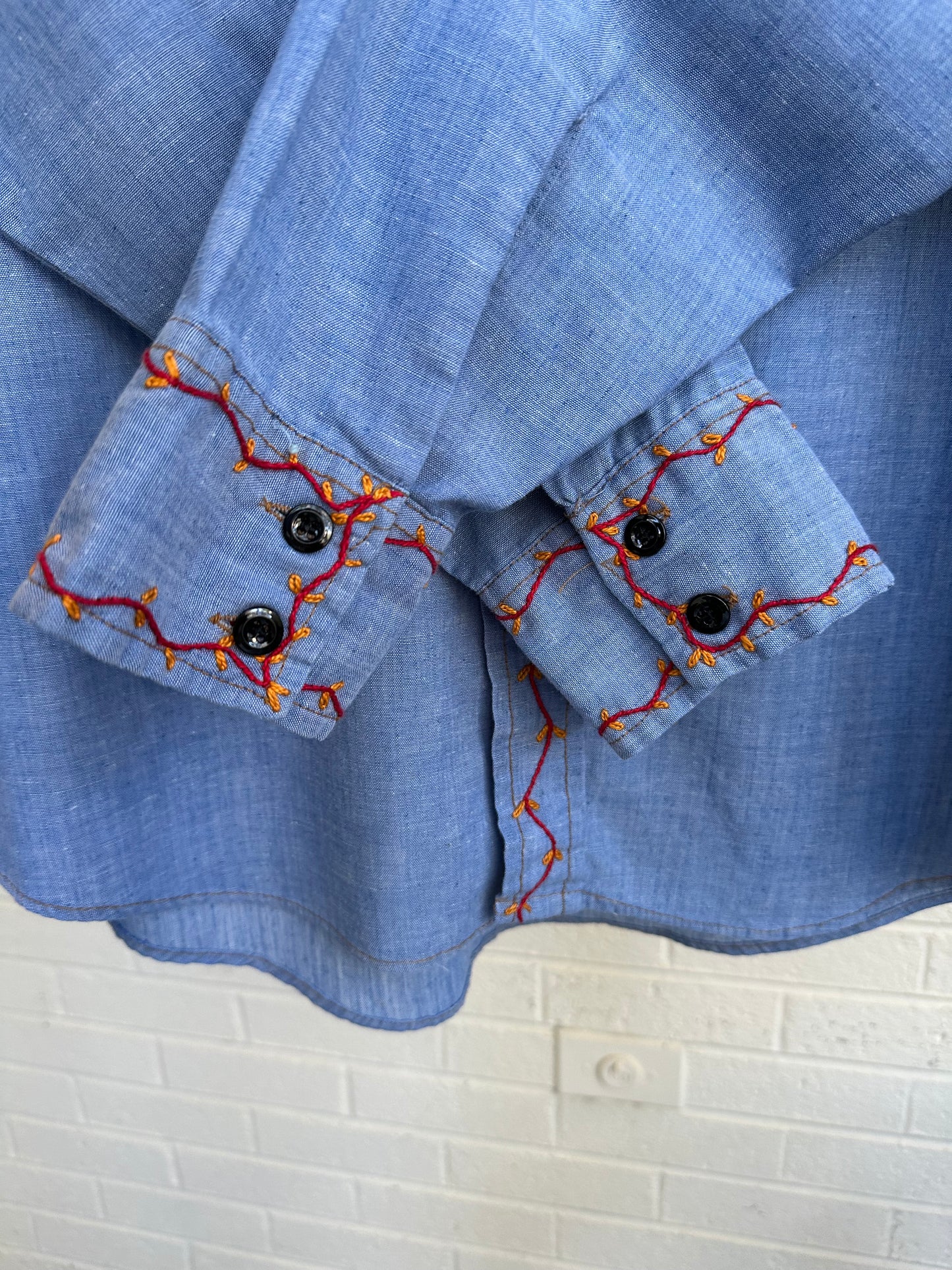 70’s Wrangler Hand Embroidered Chambray Shirt (L)