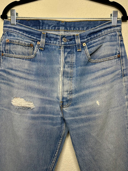 80’s Levi’s 501 Distressed Jeans (Men’s 31/32x35 / Women’s 30)