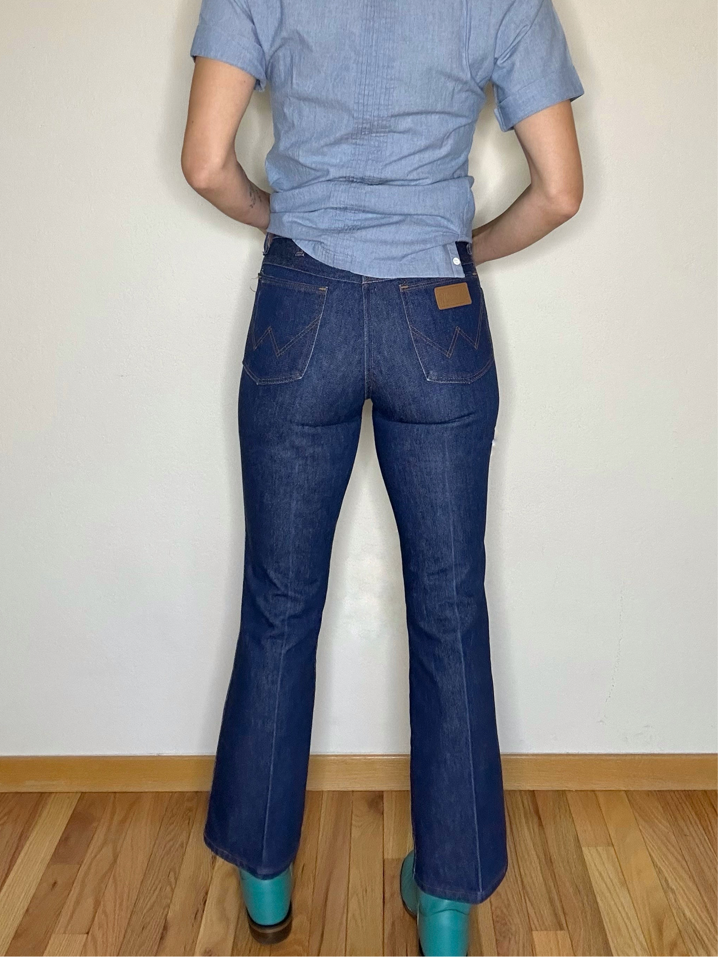 70’s Wrangler Indigo Broken Twill No Fault Denim Boot Flare Jeans (2/4)