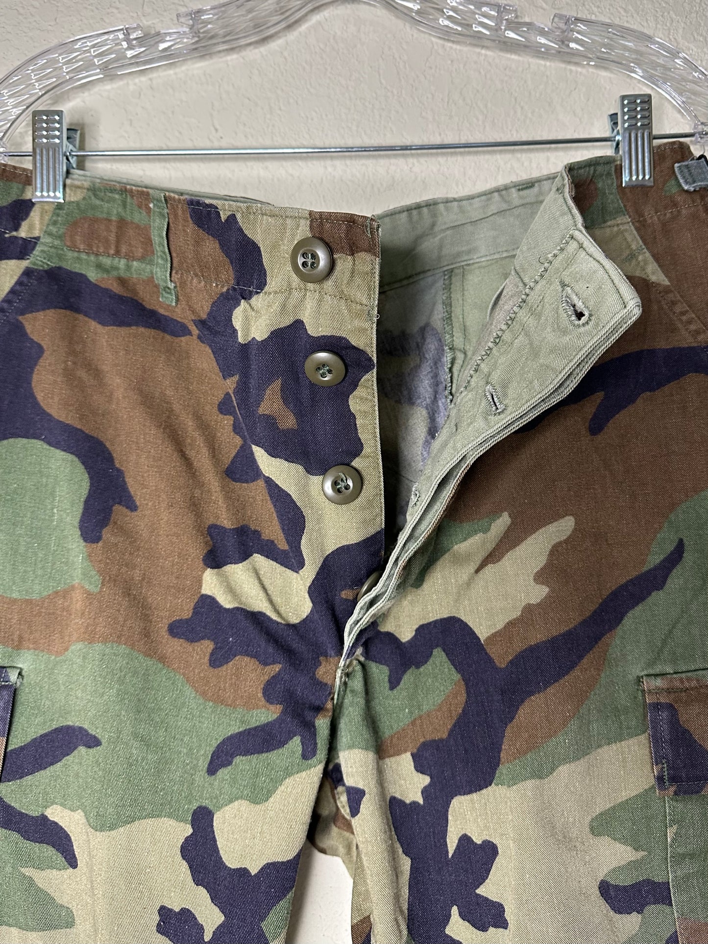 80’s U.S. Military Woodland Camo Combat Cargo Pants (Unisex M)