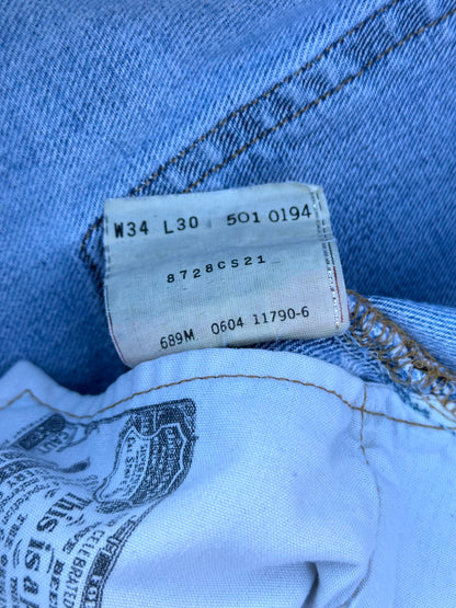 Y2K Levi’s 501 Light Wash Denim Jeans (Men’s 31x29 / Women’s 29)