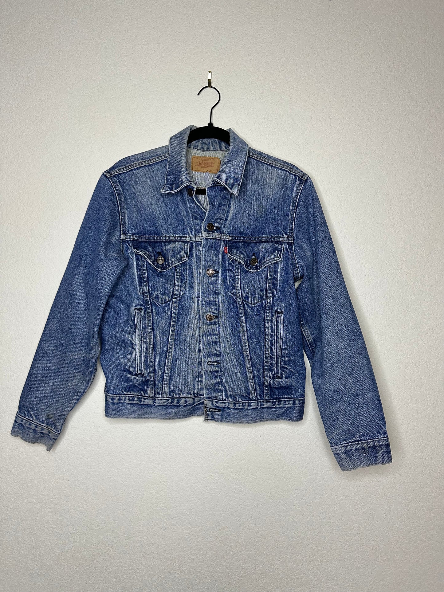 80’s Levi’s Denim Trucker Jacket w/ Good Fades (Unisex 40/M)